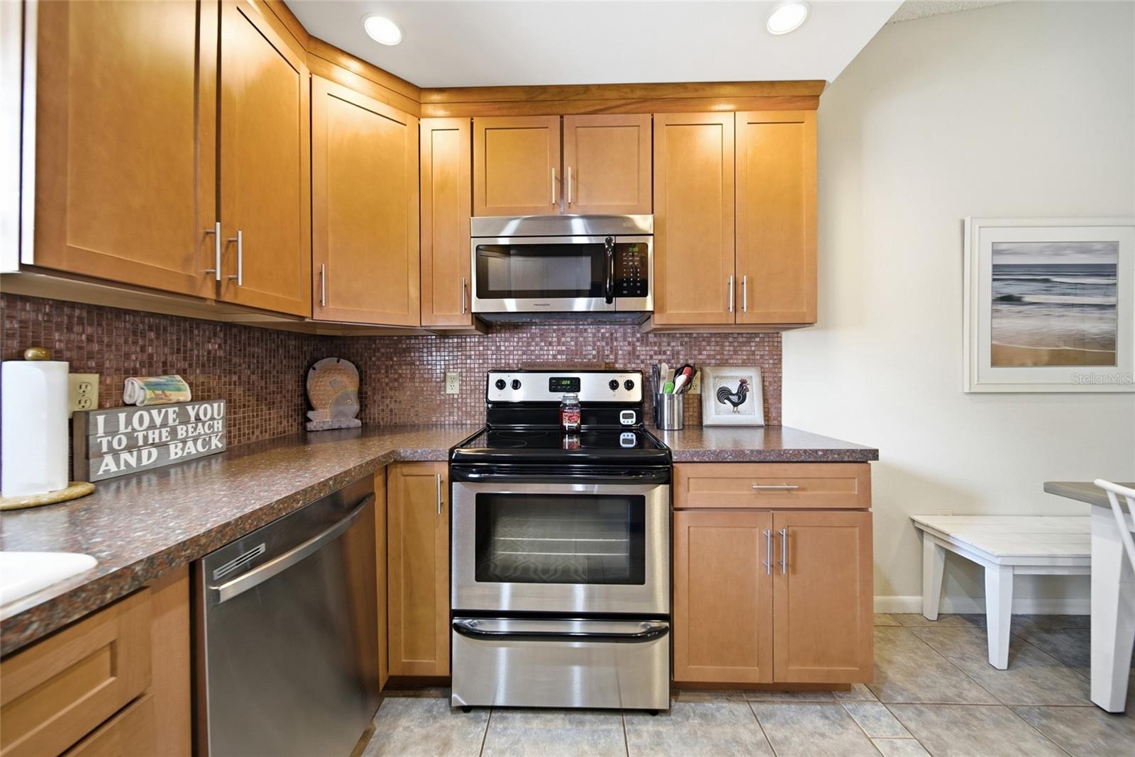 1140 DR ML KING JR ST N — photo 13