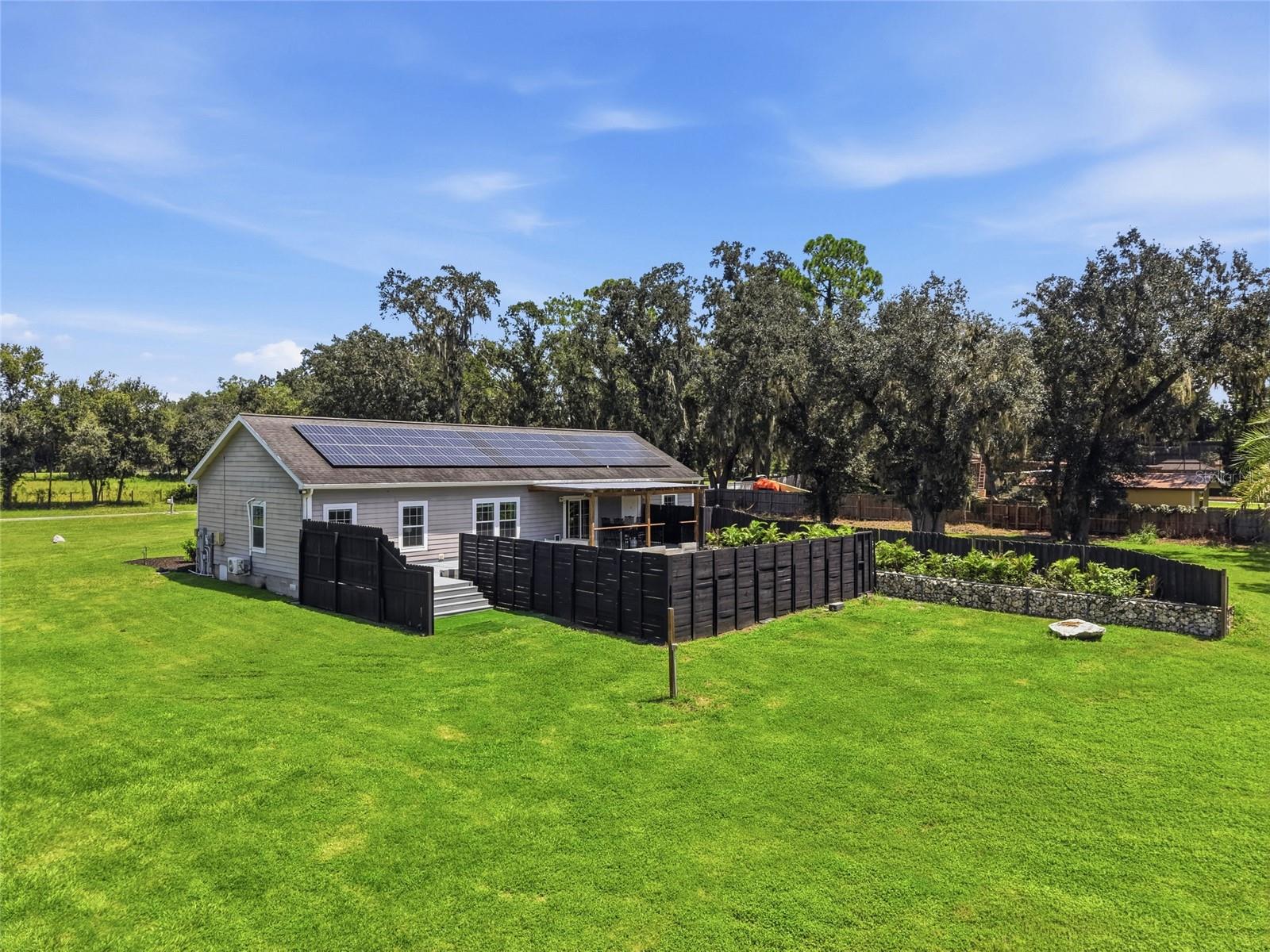 5335 SHAKESPEARE DR — photo 33