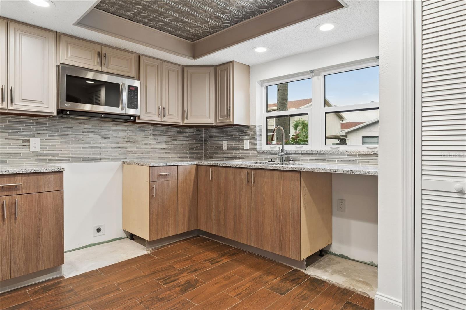9920 EAGLES POINT CIR #2 — photo 8