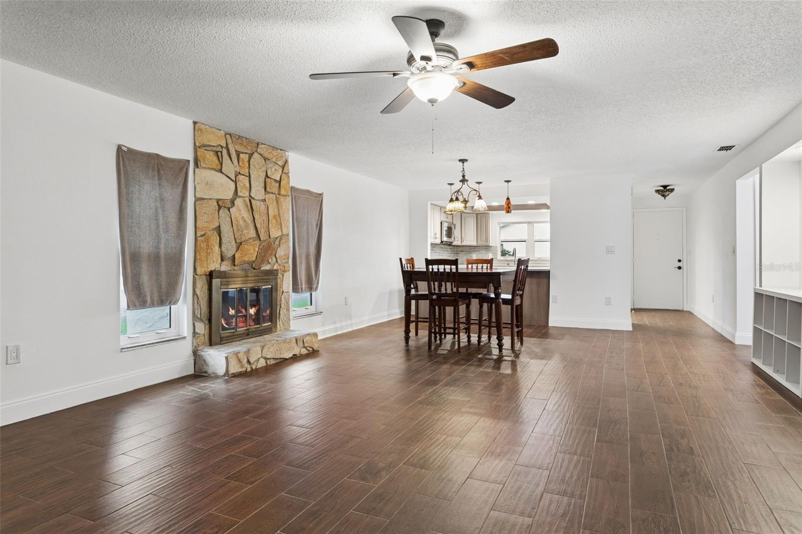 9920 EAGLES POINT CIR #2 — photo 11