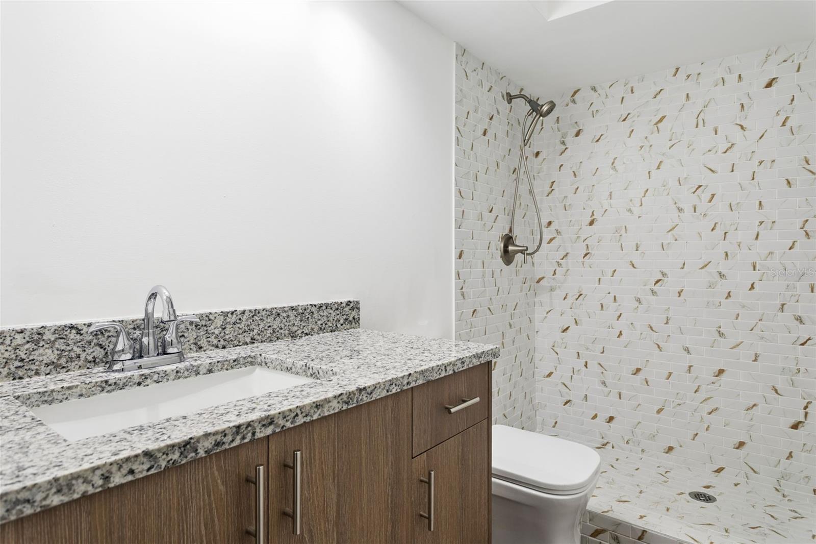 9920 EAGLES POINT CIR #2 — photo 19