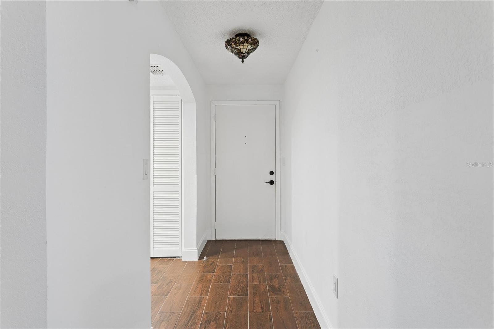 9920 EAGLES POINT CIR #2 — photo 4