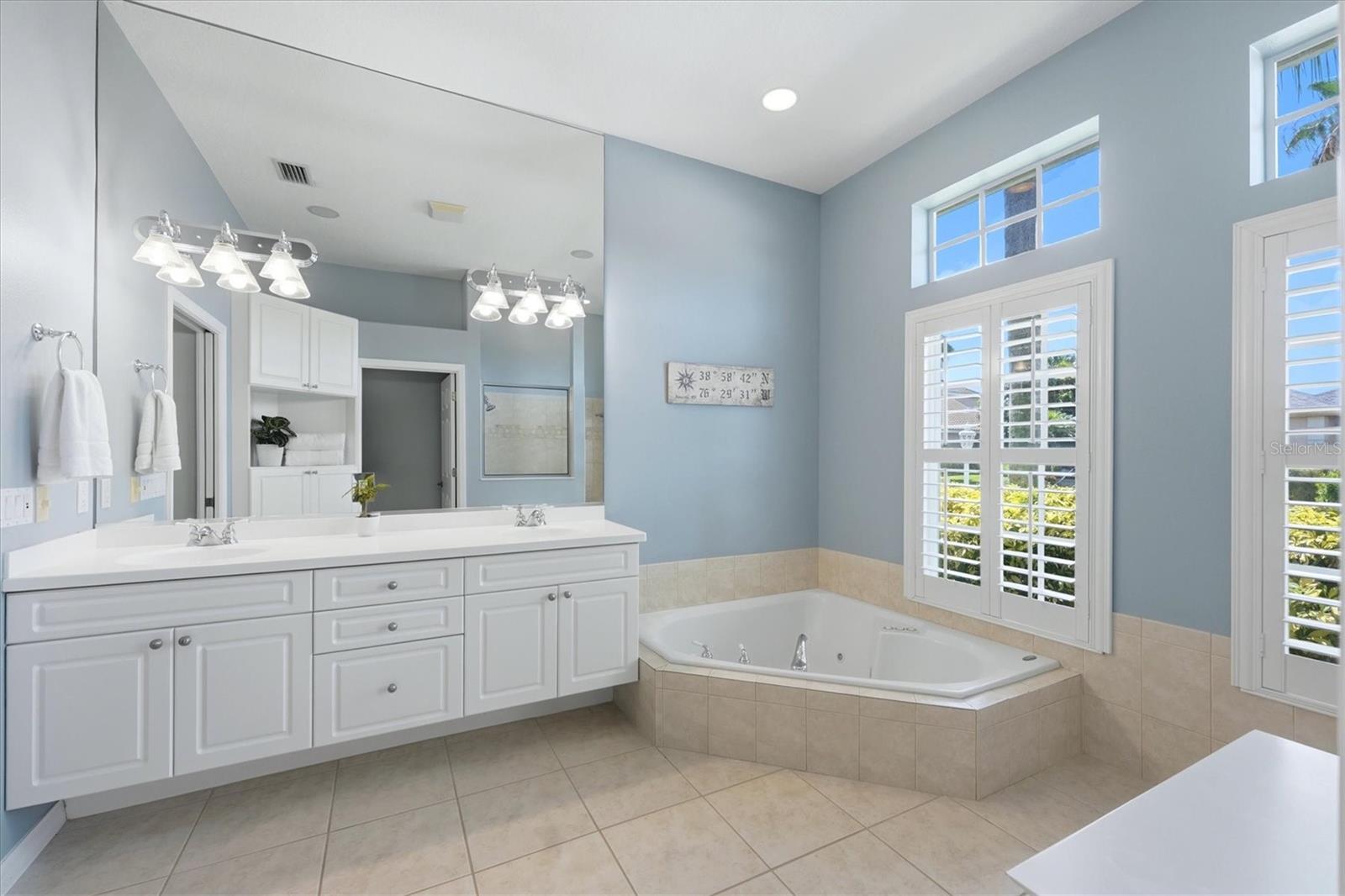 4747 PINNACLE DR — photo 35