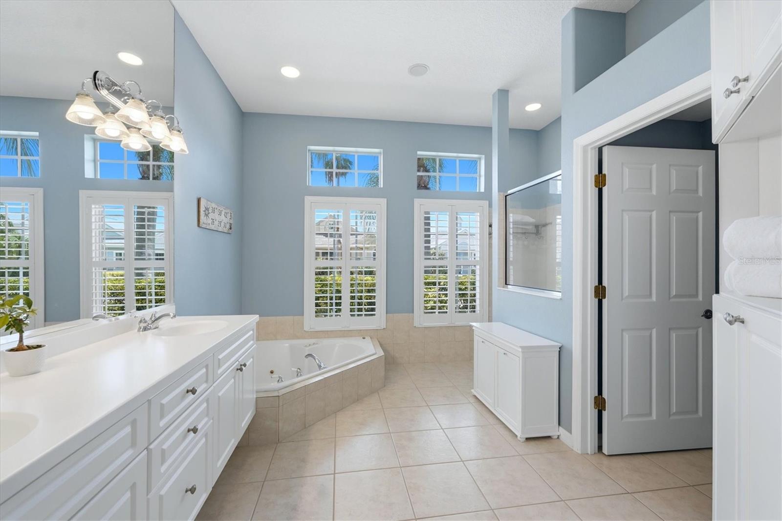4747 PINNACLE DR — photo 34