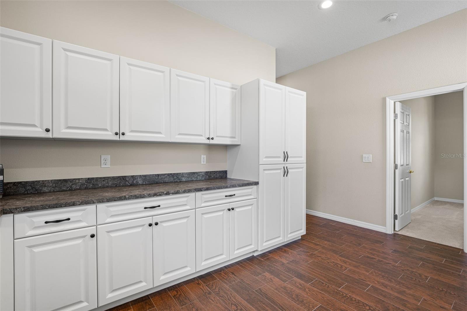 7904 OREGOLD DR — photo 52