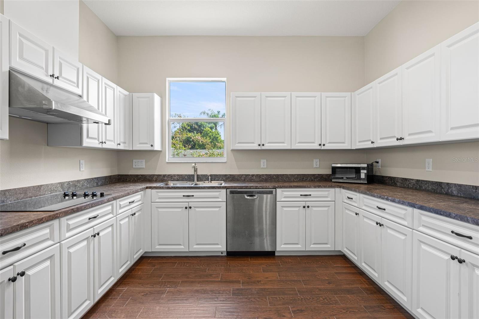 7904 OREGOLD DR — photo 54