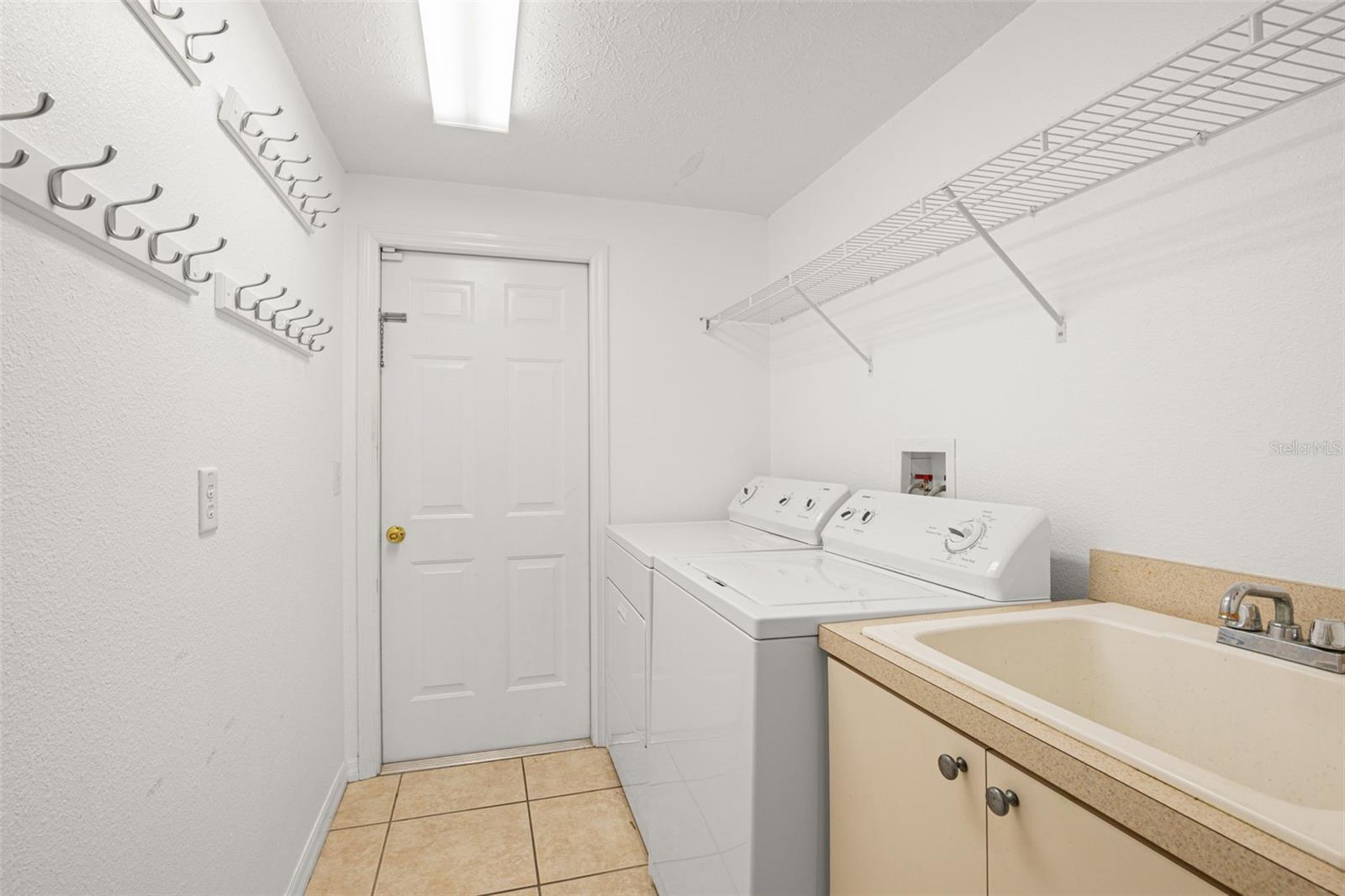 7904 OREGOLD DR — photo 23