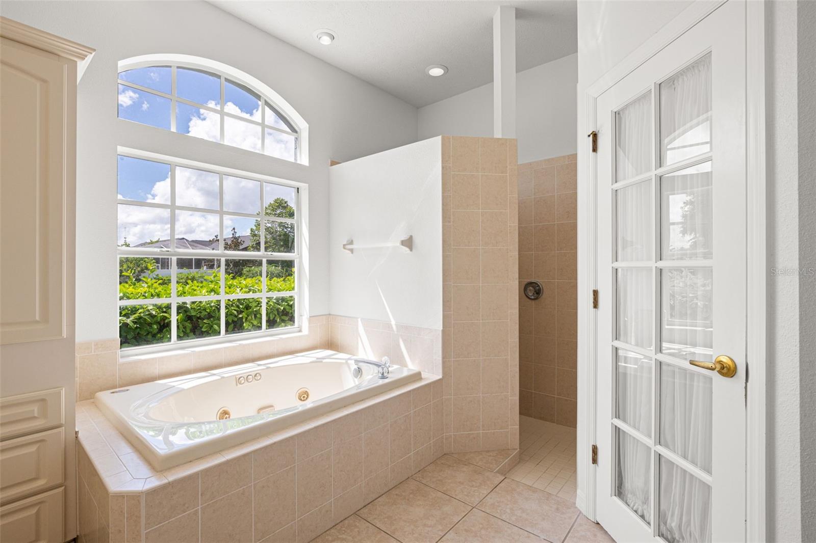 7904 OREGOLD DR — photo 29