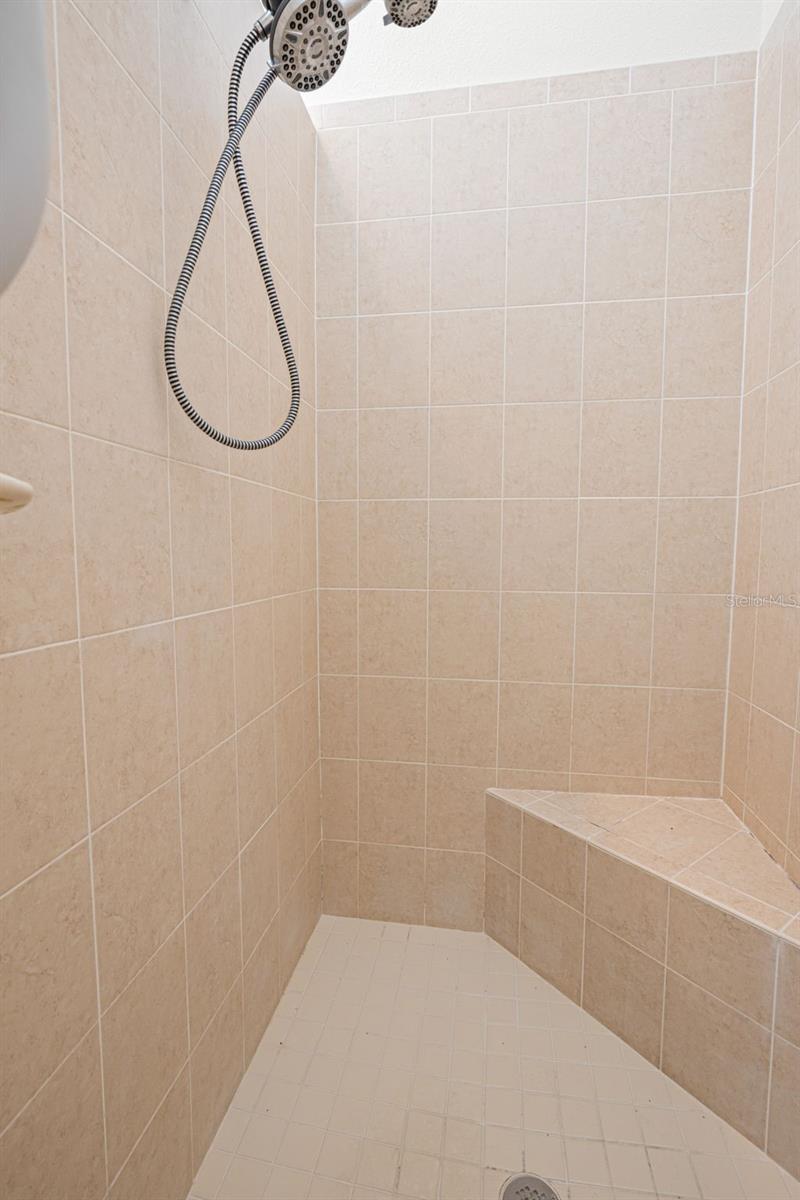 7904 OREGOLD DR — photo 31