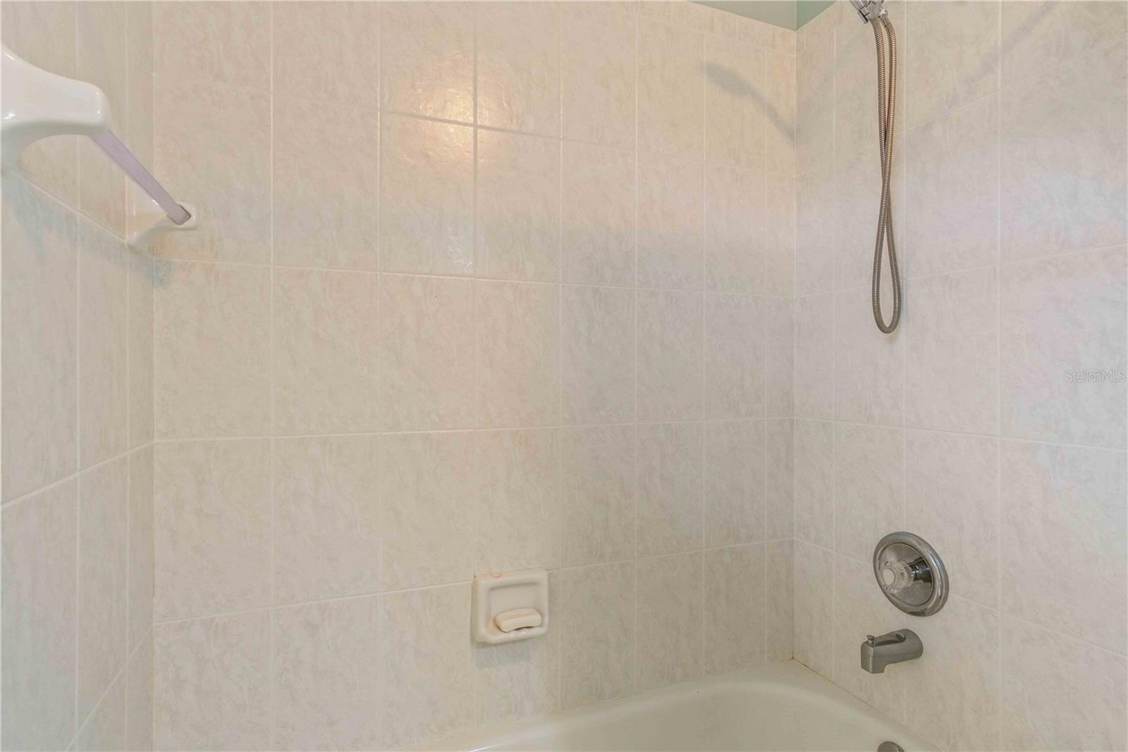 4875 HANSARD AVE — photo 48