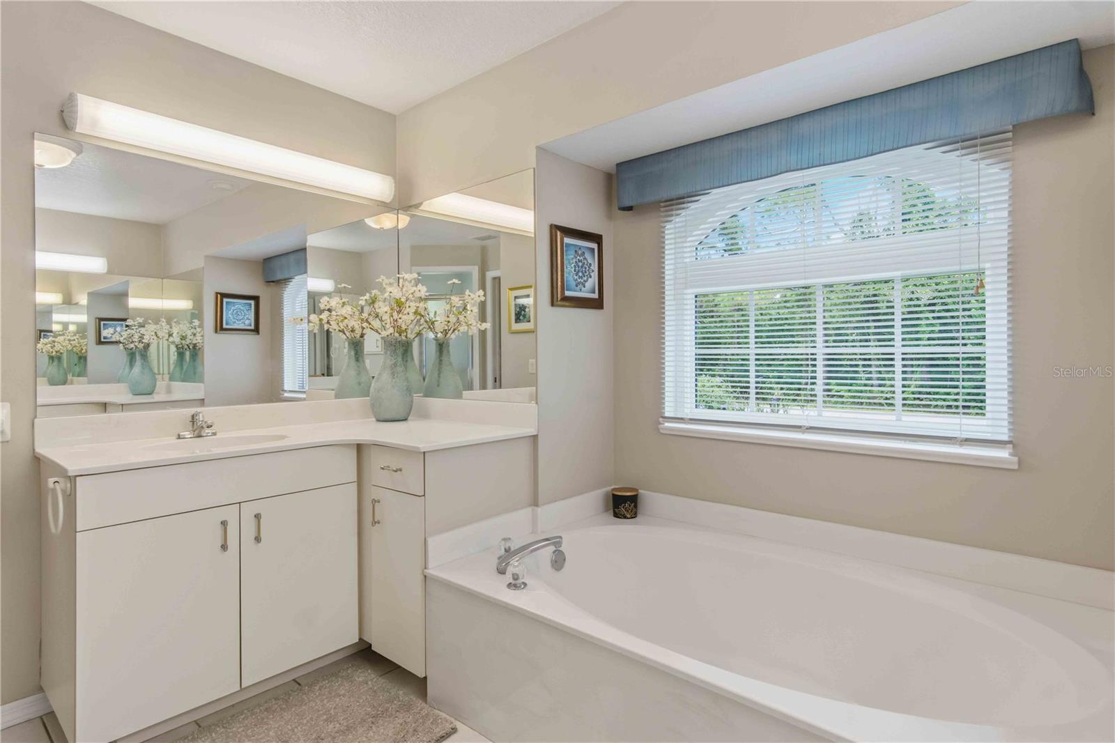 4875 HANSARD AVE — photo 41