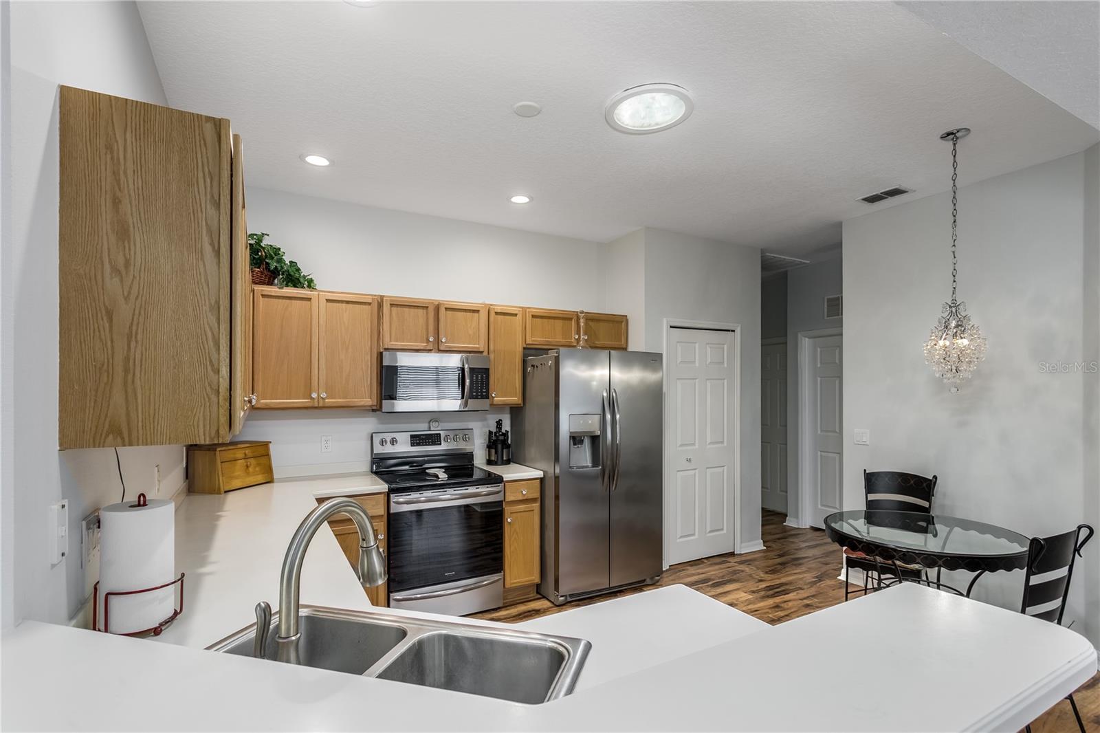 7235 CLEOPATRA DR — photo 6