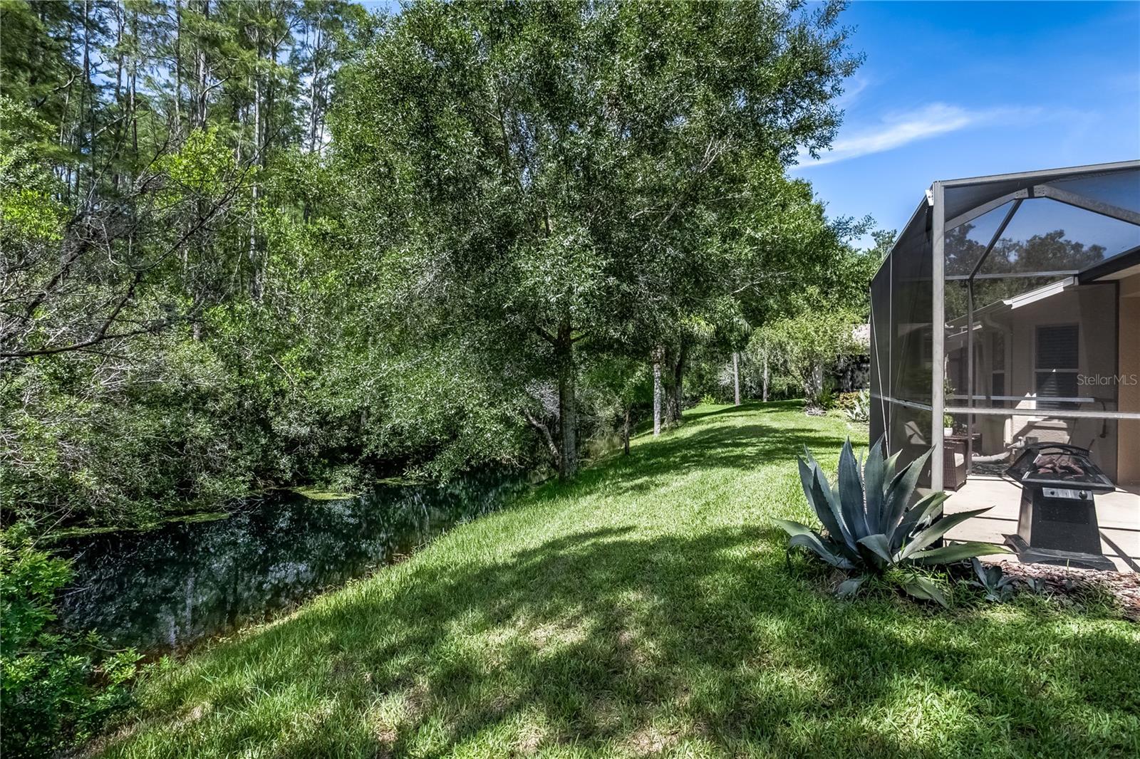 7235 CLEOPATRA DR — photo 2