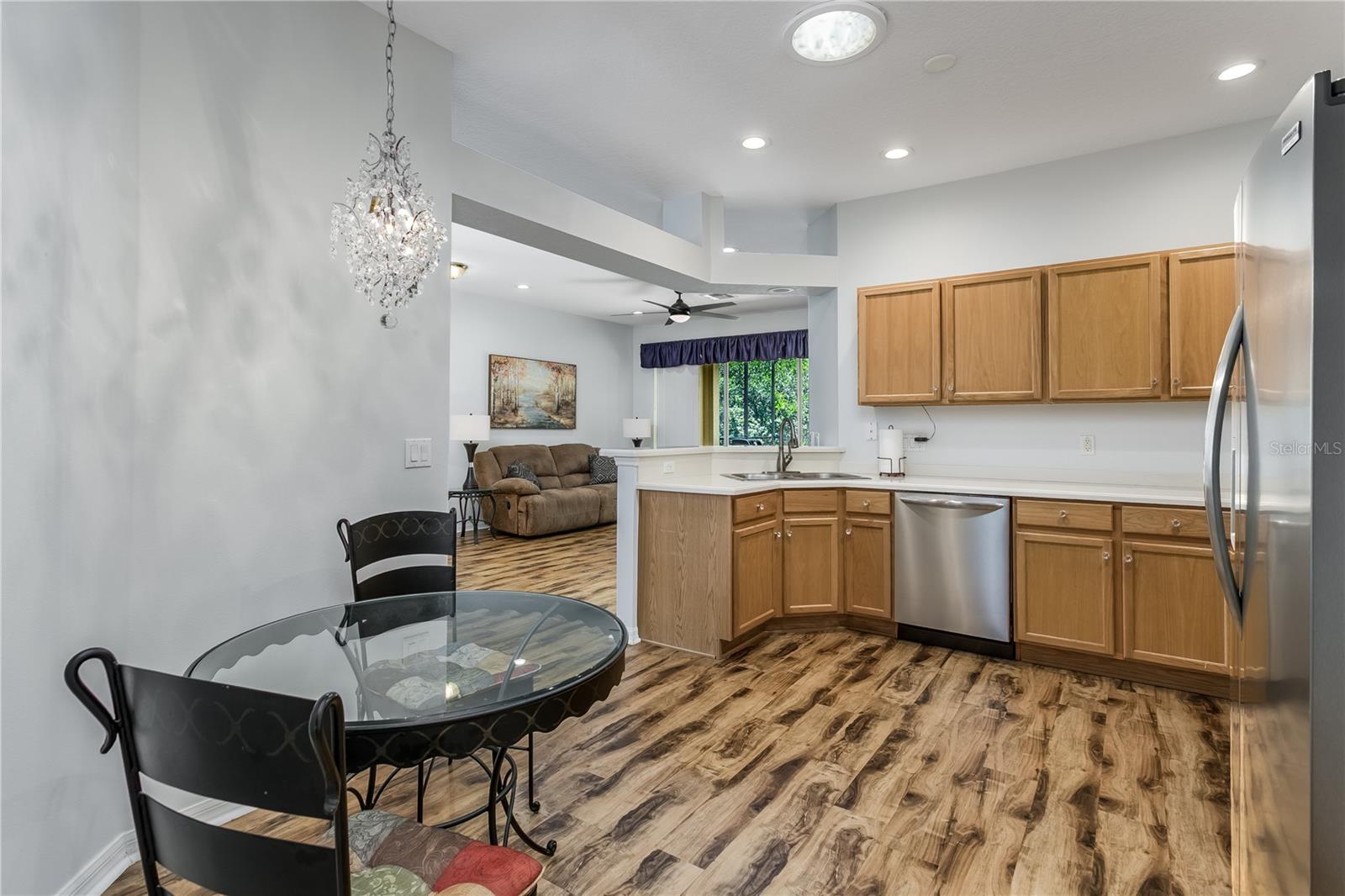 7235 CLEOPATRA DR — photo 7
