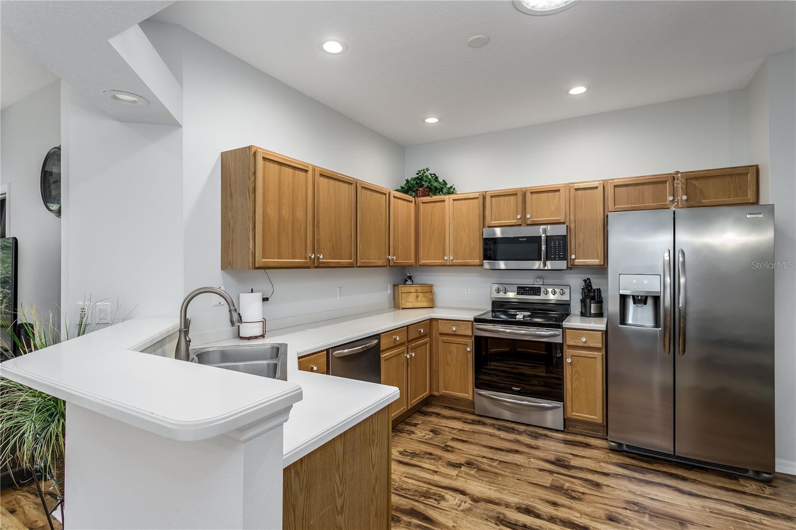 7235 CLEOPATRA DR — photo 5