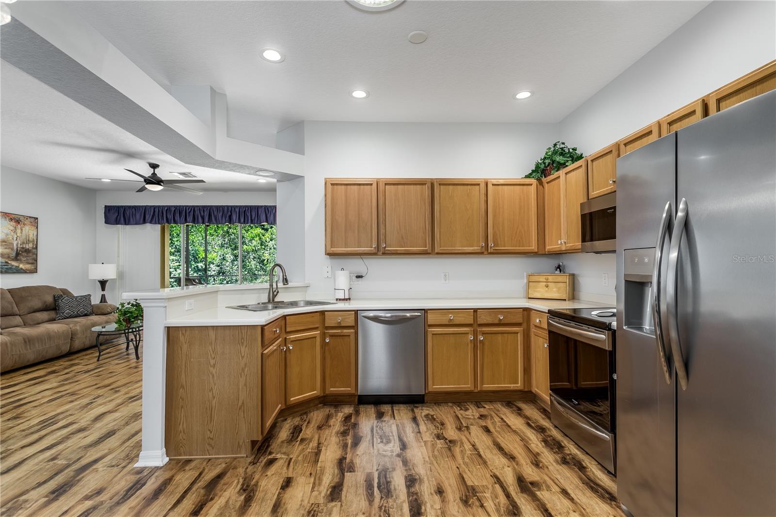 7235 CLEOPATRA DR — photo 4