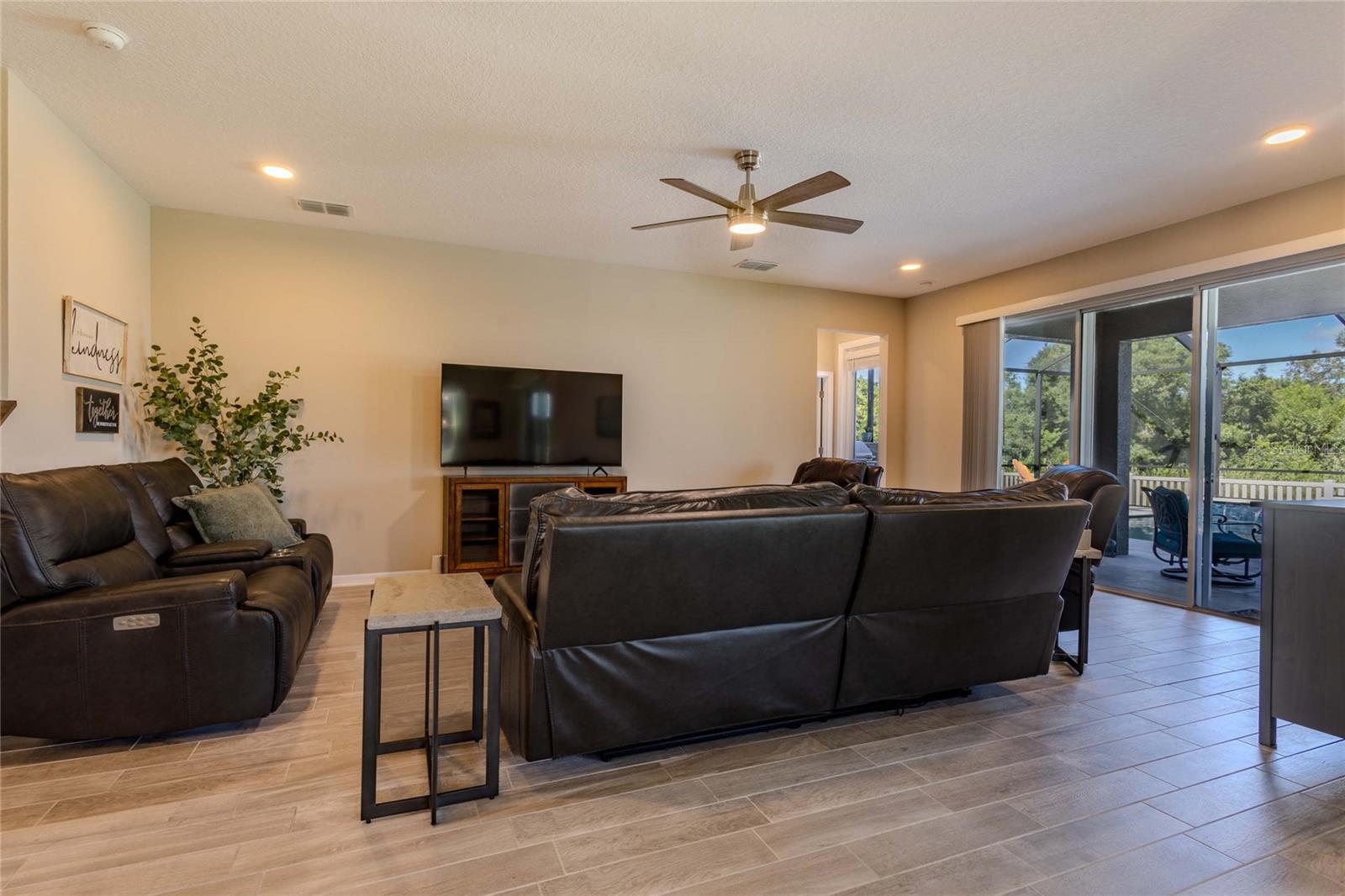 3195 KING FERN DR — photo 7