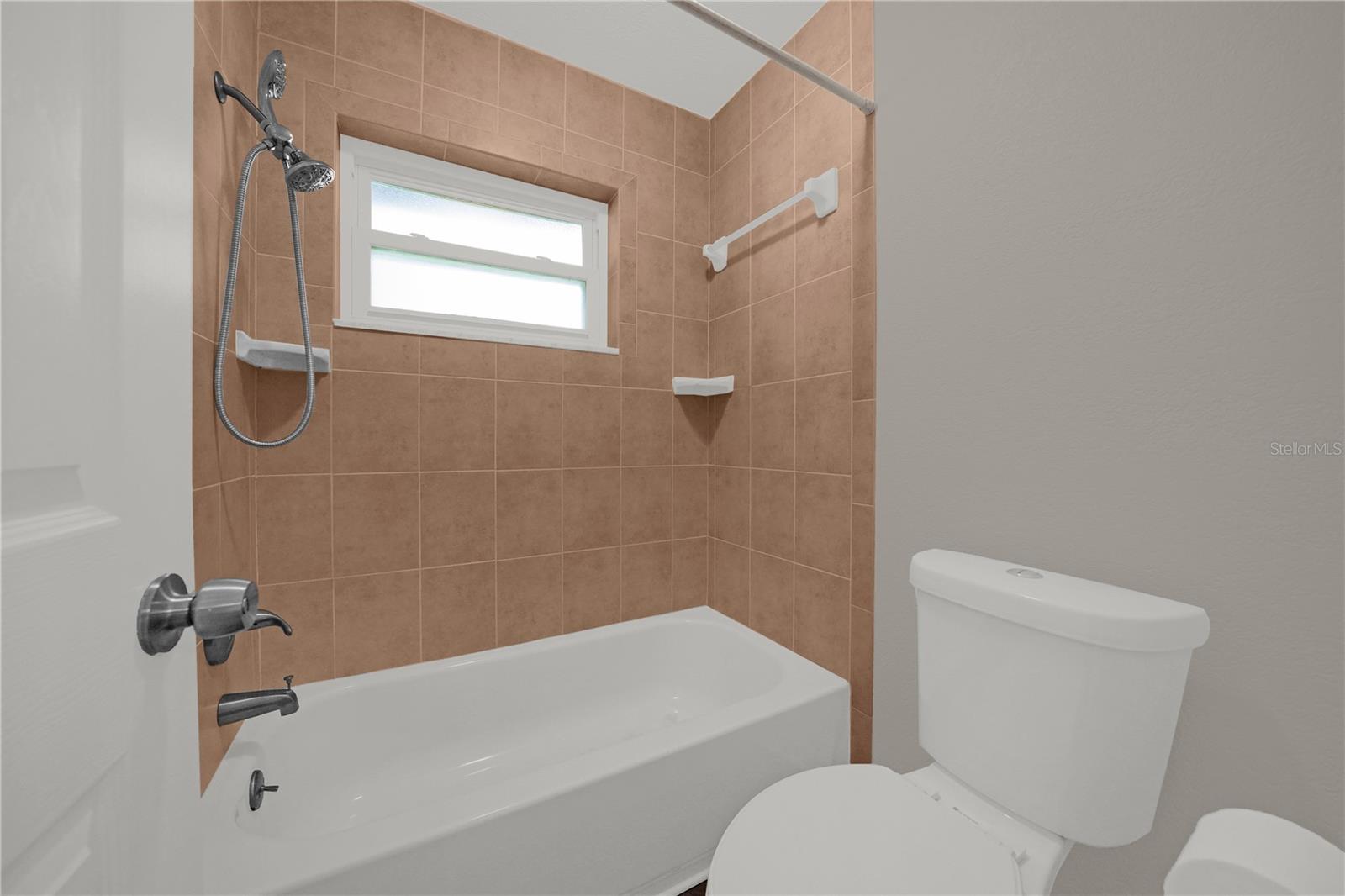 116 WINDY CIR — photo 15