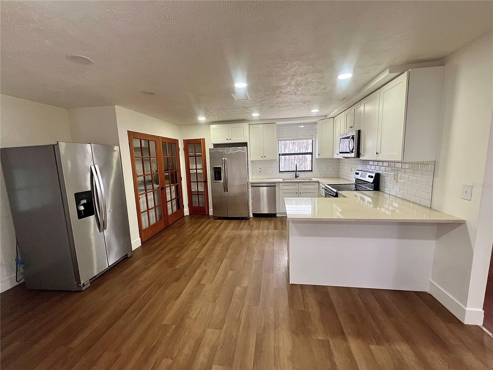 4614 E SENECA AVE — photo 6