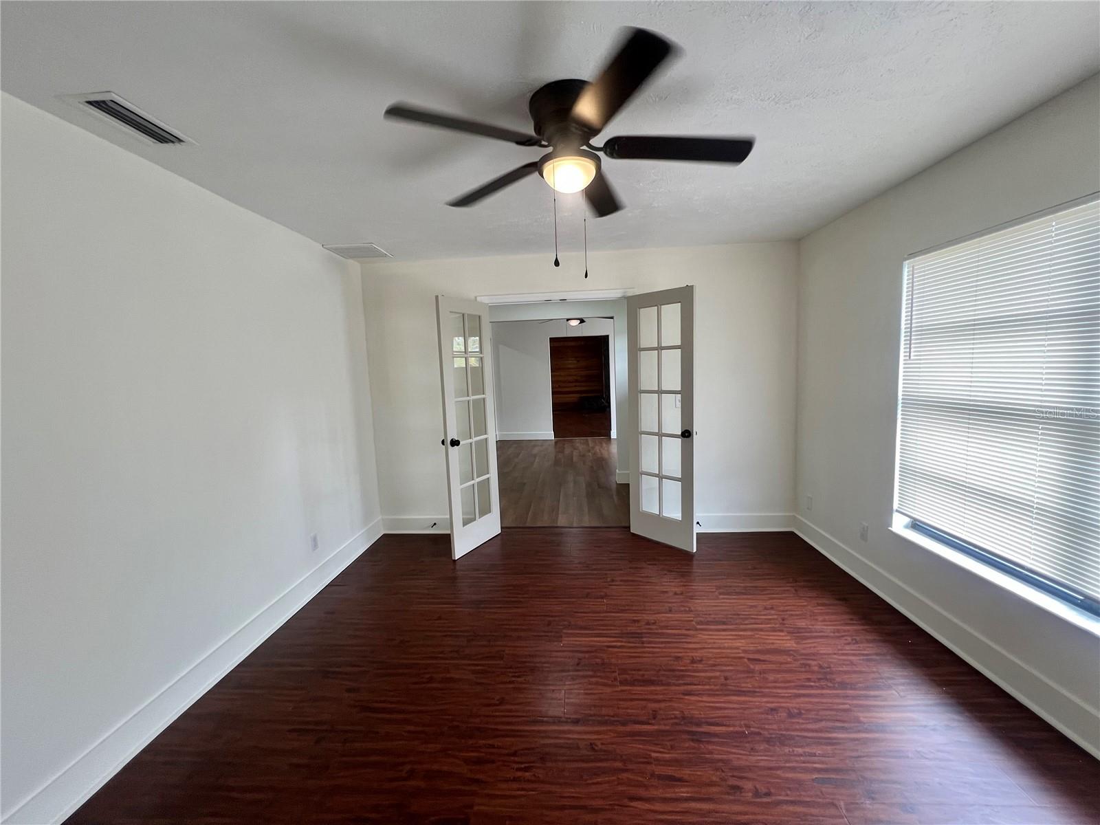 4614 E SENECA AVE — photo 3