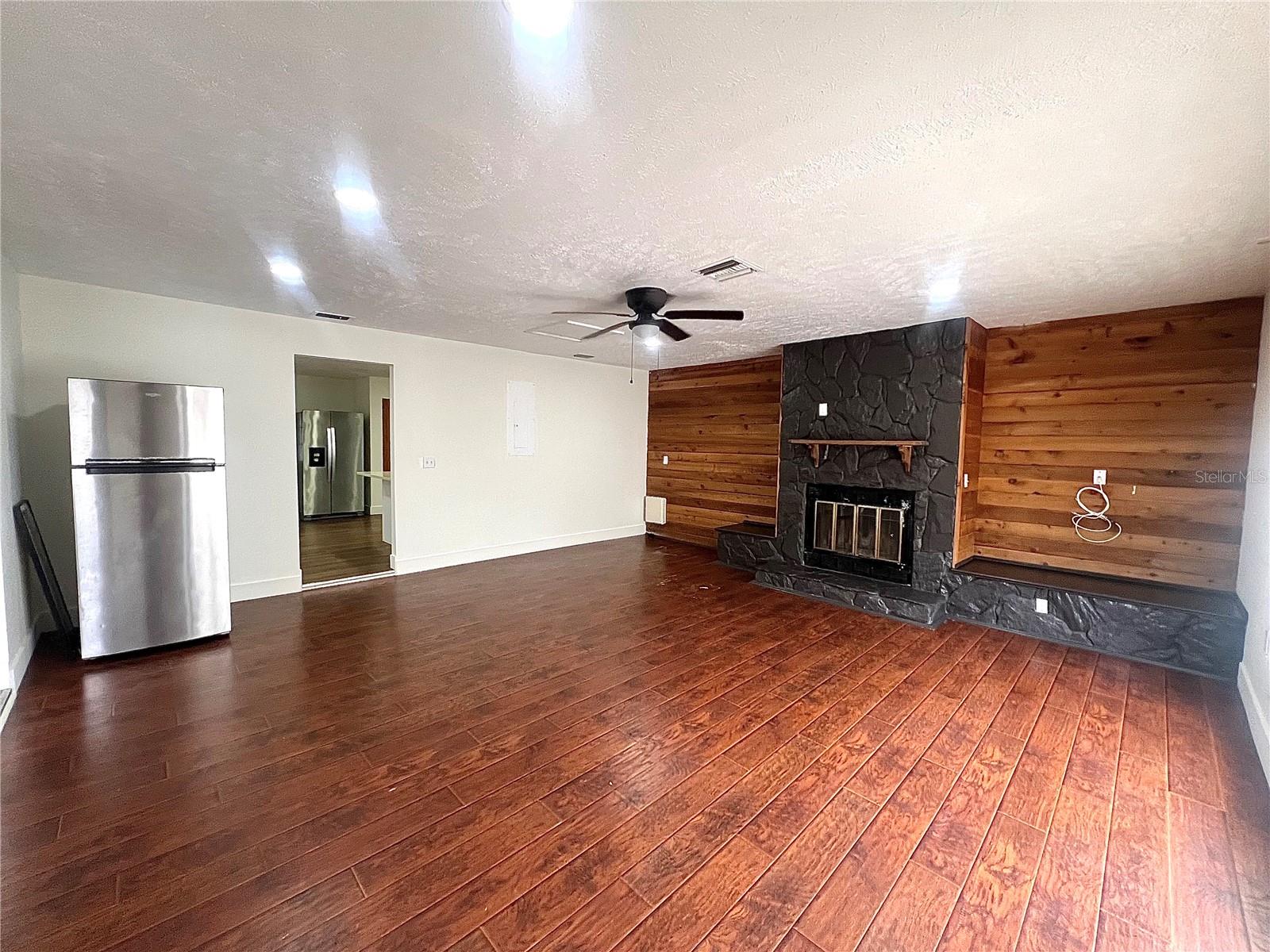 4614 E SENECA AVE — photo 13