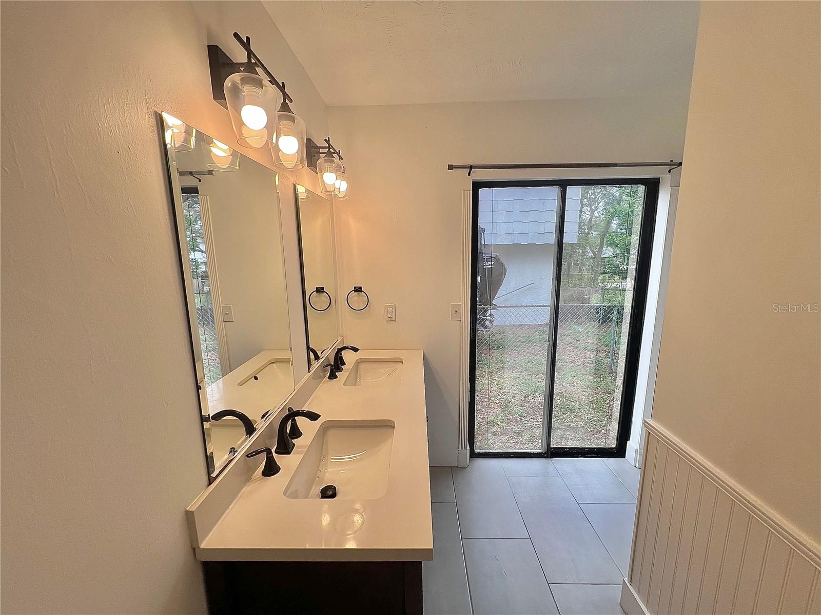 4614 E SENECA AVE — photo 26