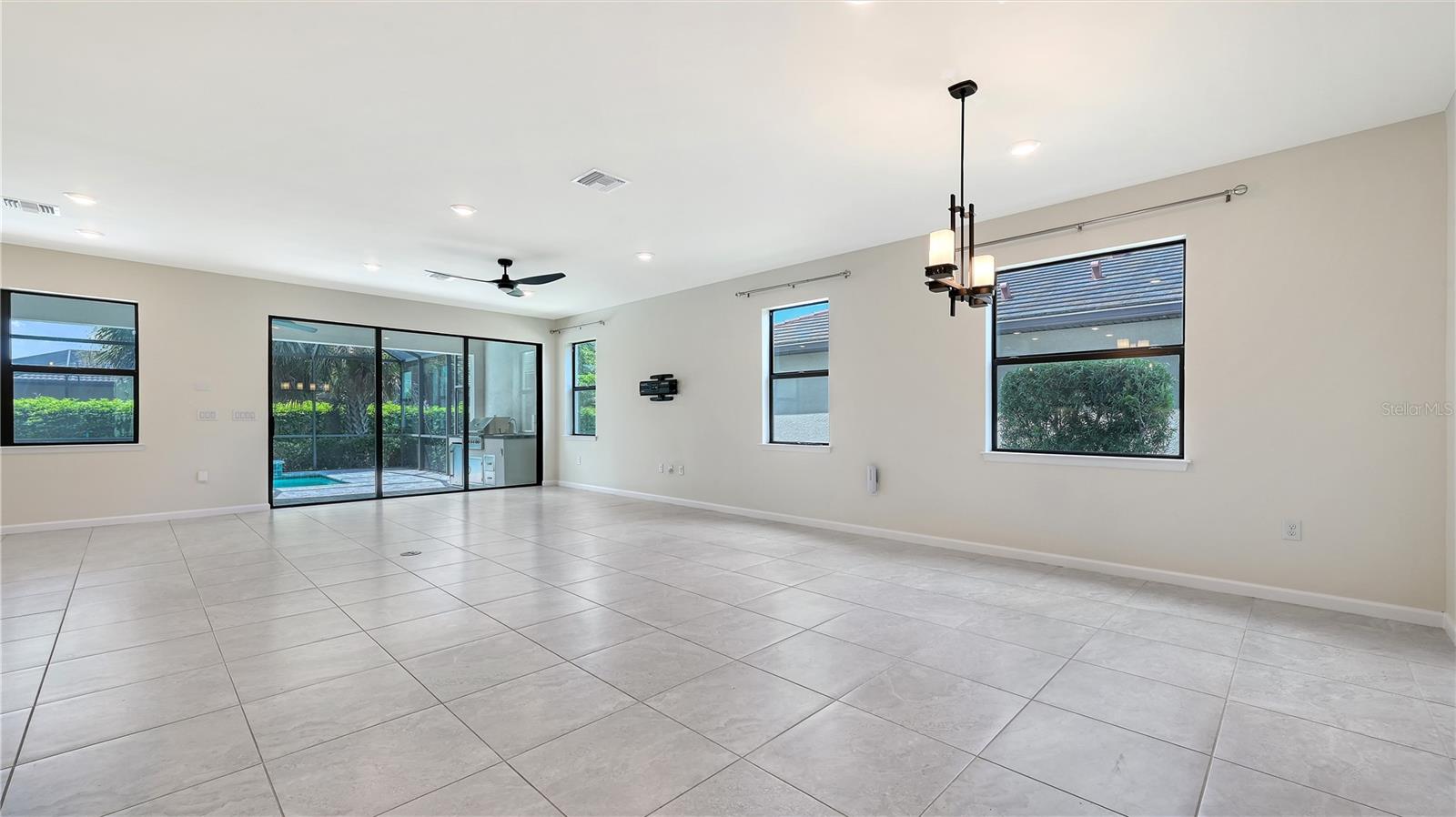 5721 SWEET LEAF WAY — photo 10