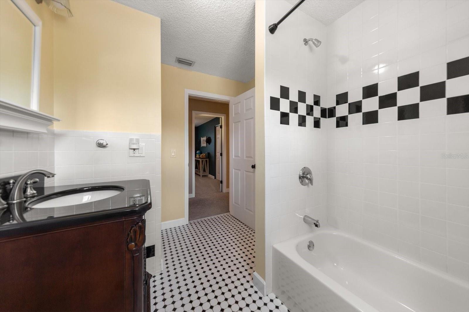 3005 SUNSET DR — photo 32