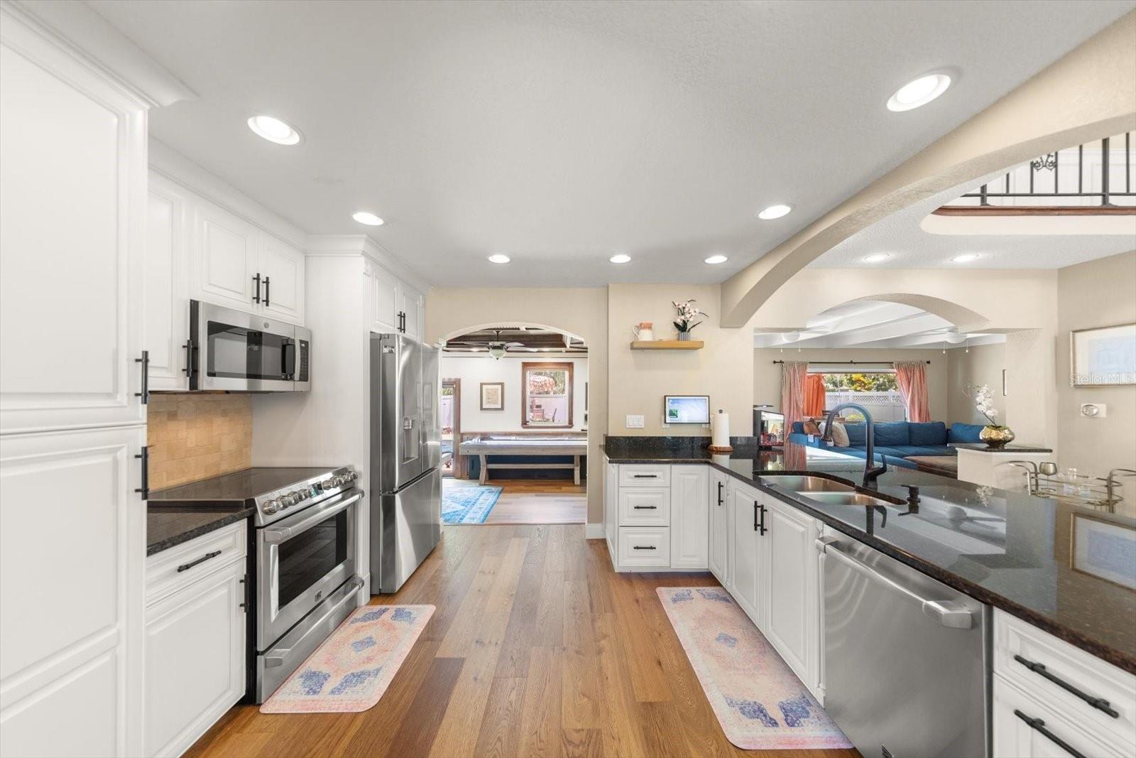3005 SUNSET DR — photo 10
