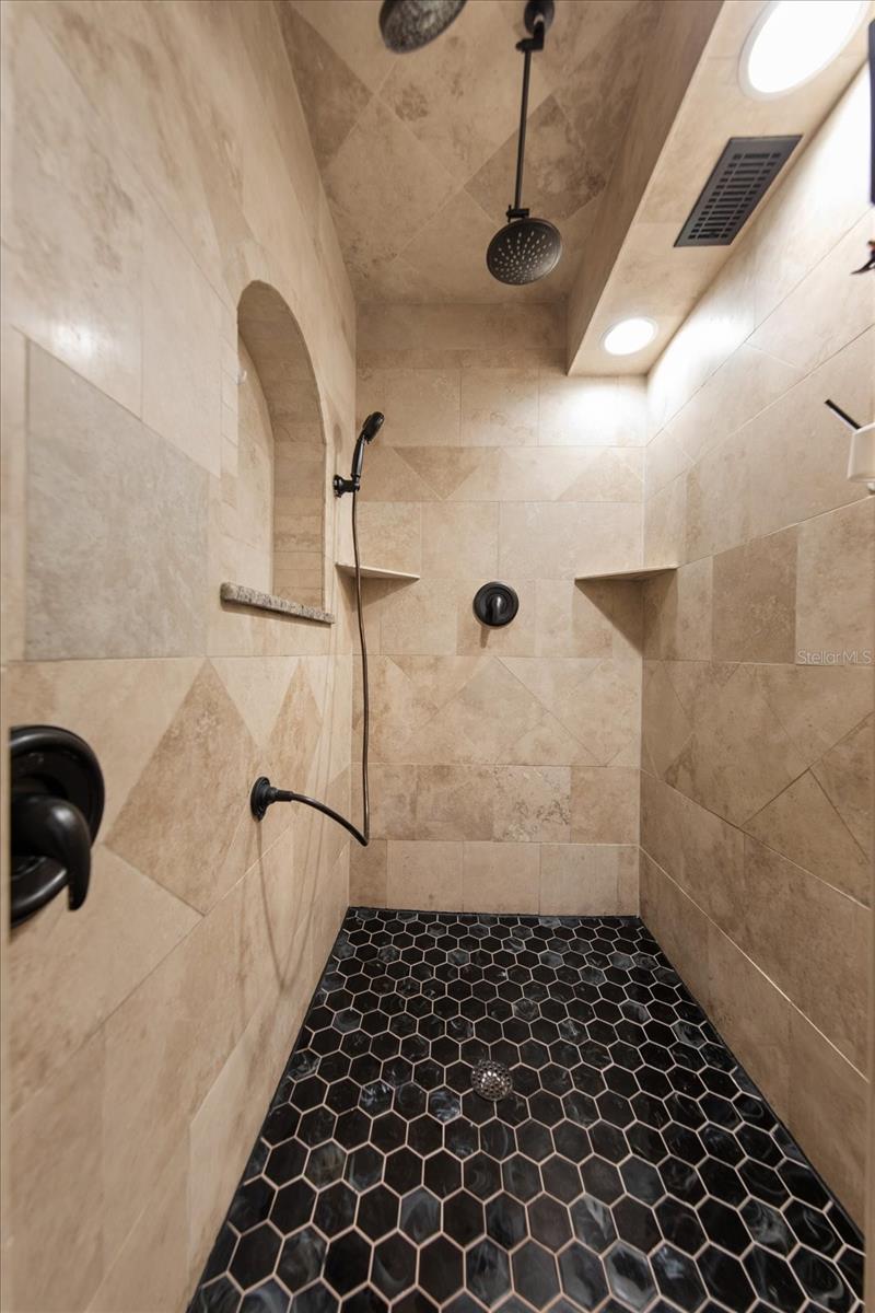 3005 SUNSET DR — photo 23