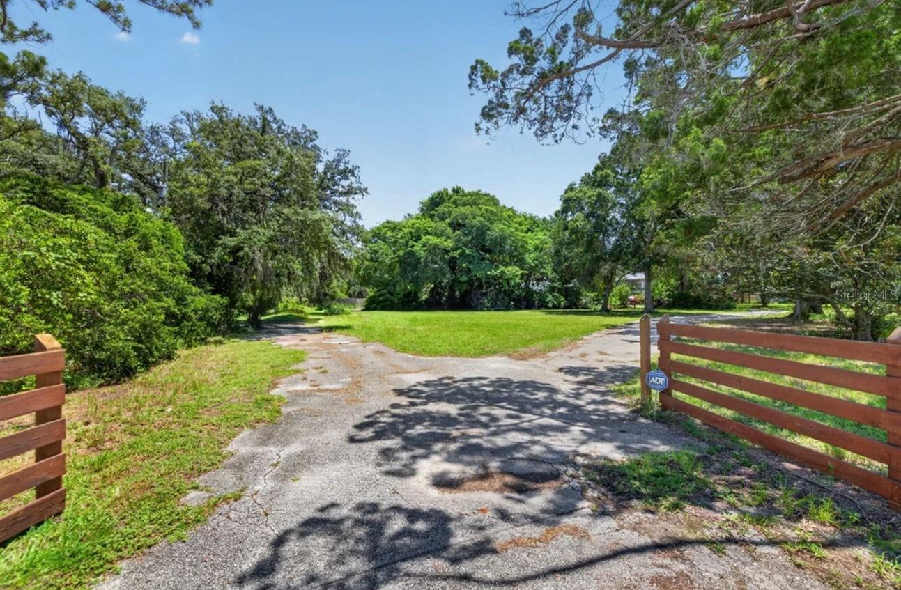 6495 BURNING TREE DR — photo 6