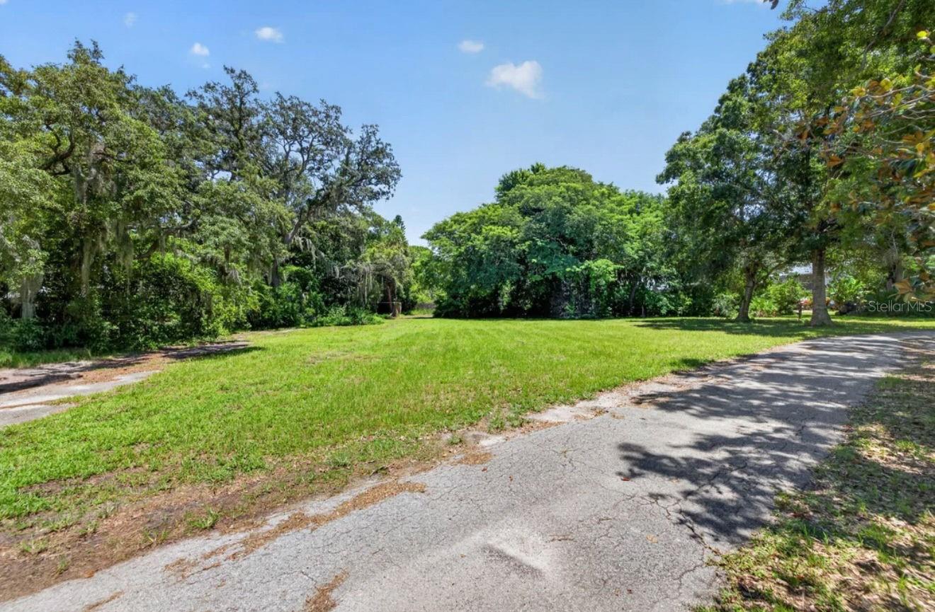 6495 BURNING TREE DR — photo 7