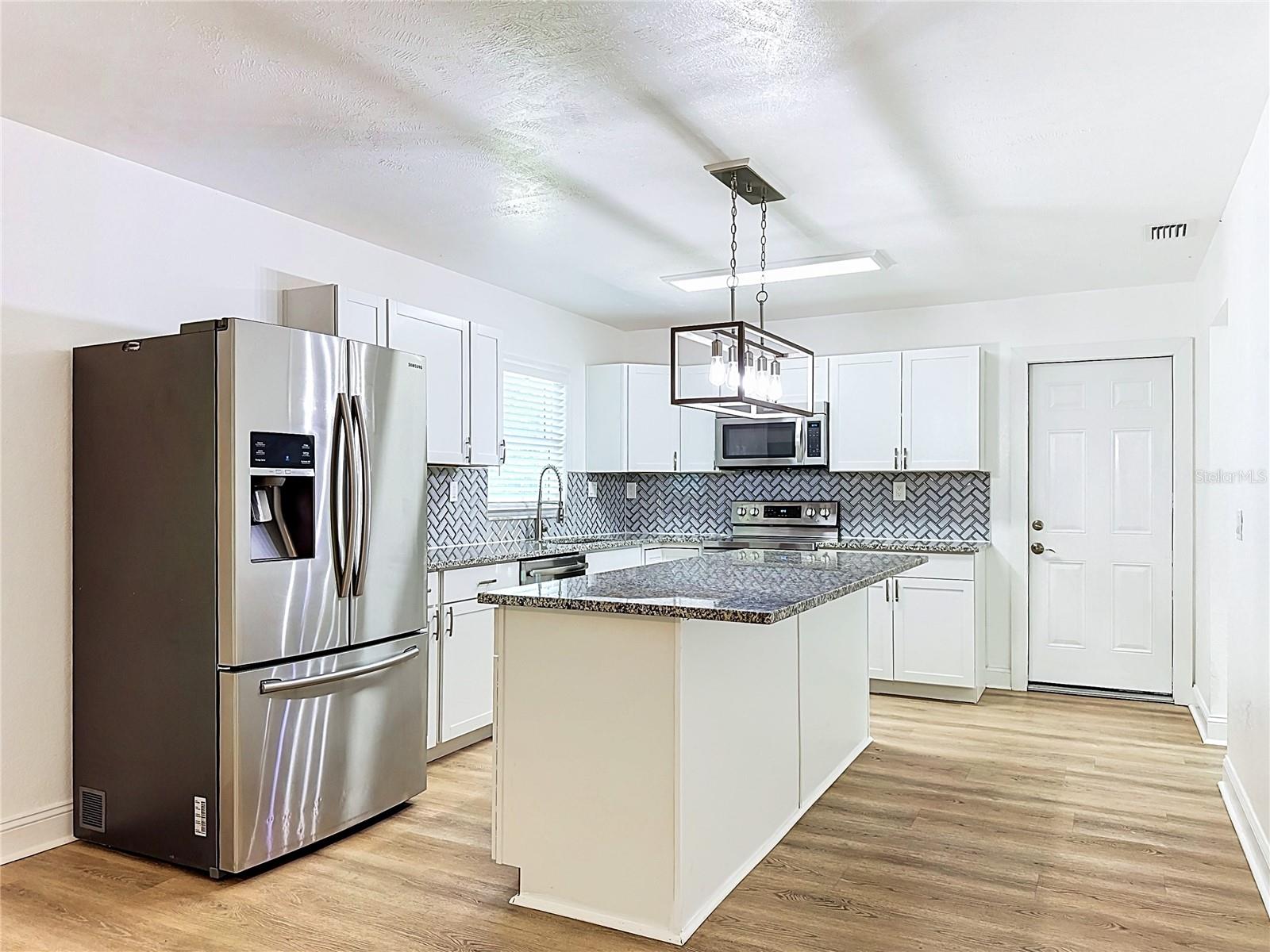 264 VAN GOGH CIR — photo 10