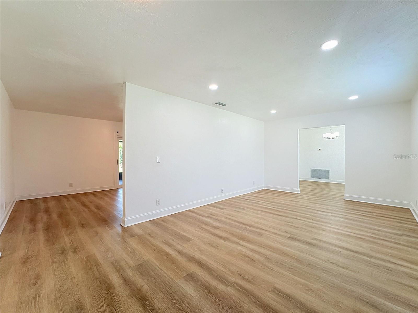 264 VAN GOGH CIR — photo 3