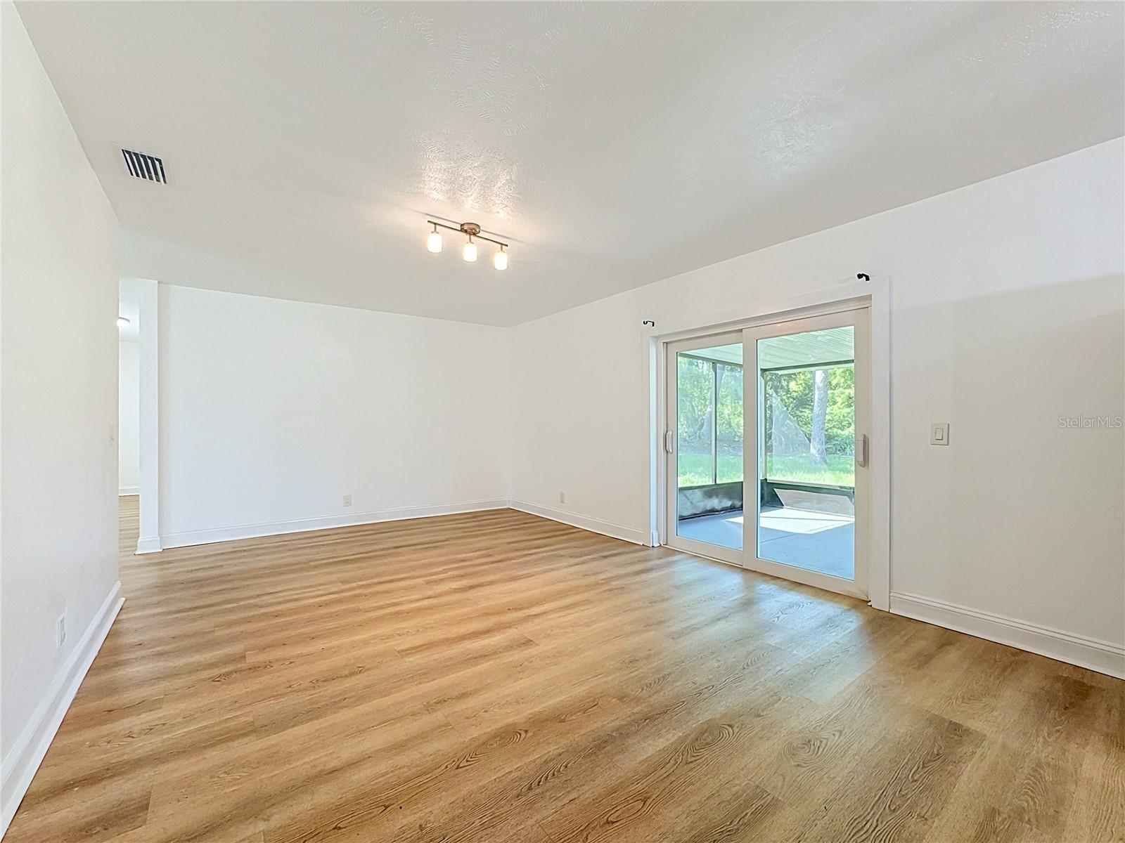 264 VAN GOGH CIR — photo 11