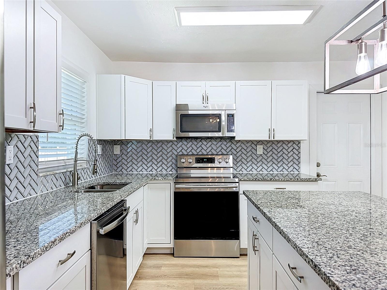 264 VAN GOGH CIR — photo 12