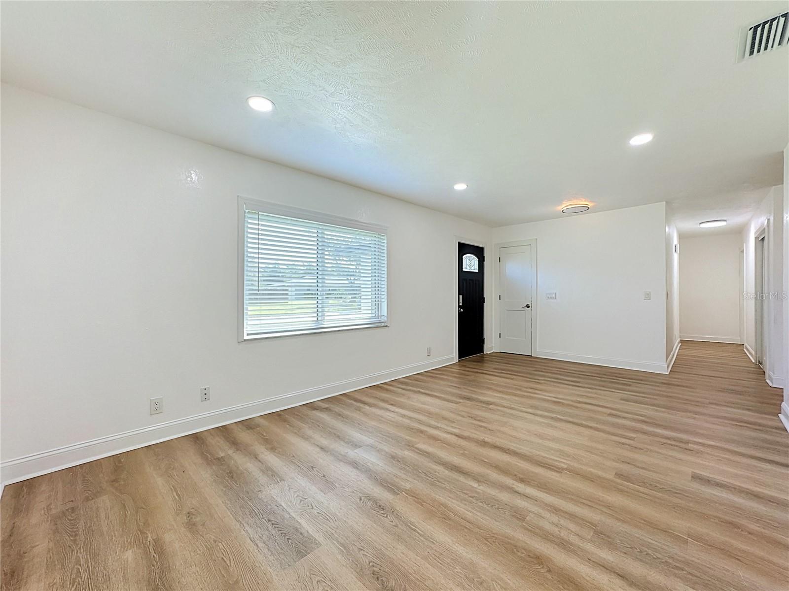 264 VAN GOGH CIR — photo 5