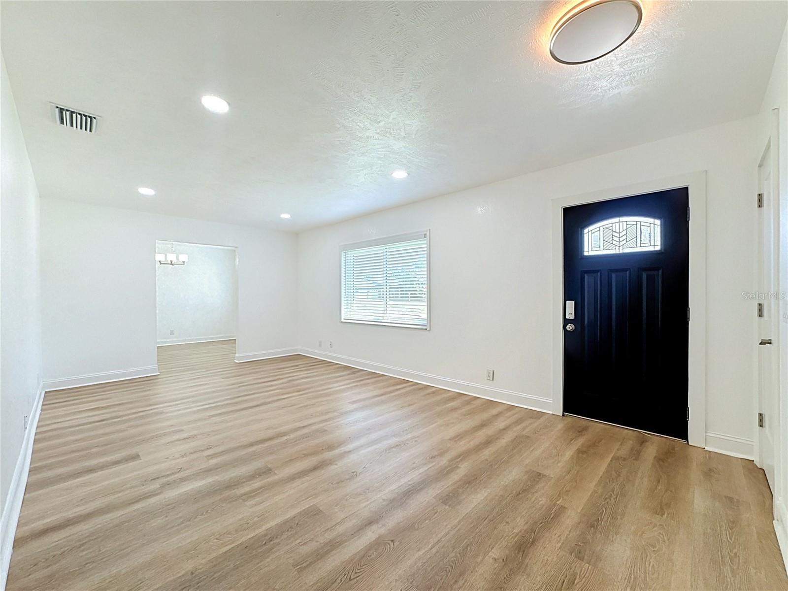 264 VAN GOGH CIR — photo 4