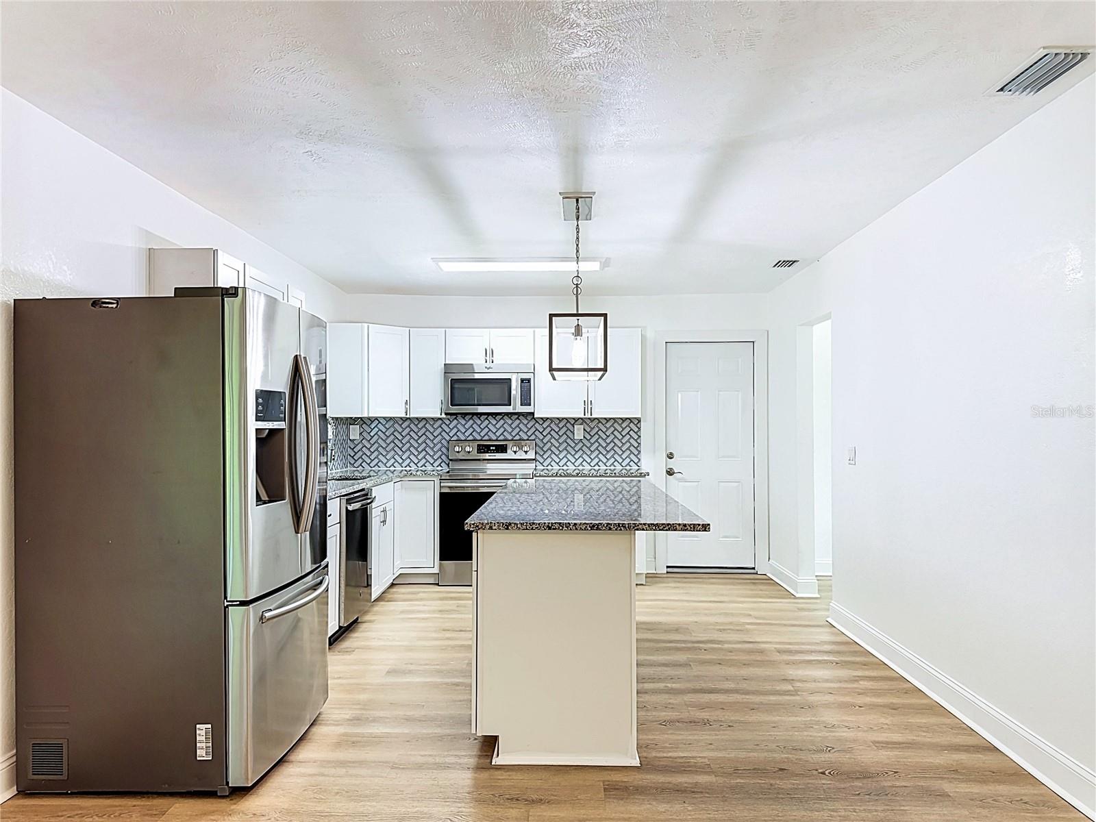 264 VAN GOGH CIR — photo 9
