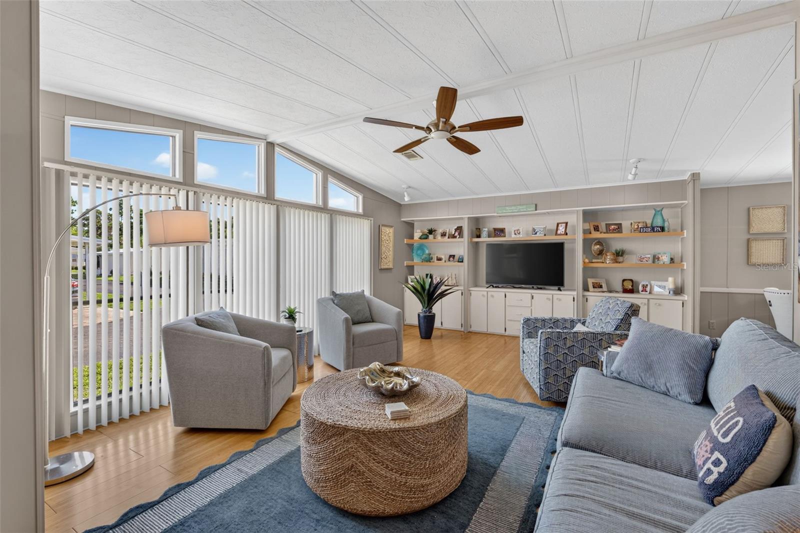 46 N EASTER ISLAND CIR — photo 10