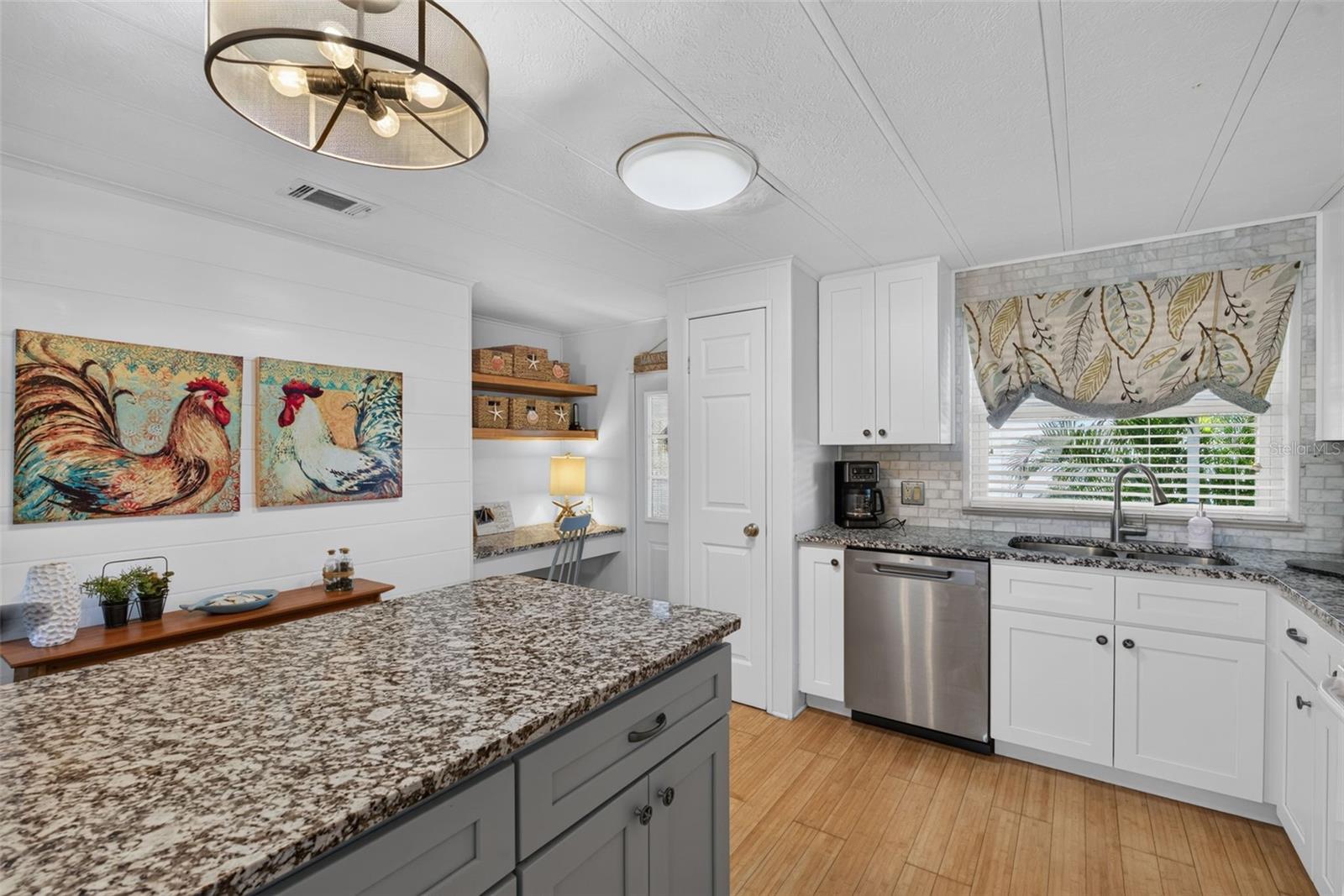 46 N EASTER ISLAND CIR — photo 4