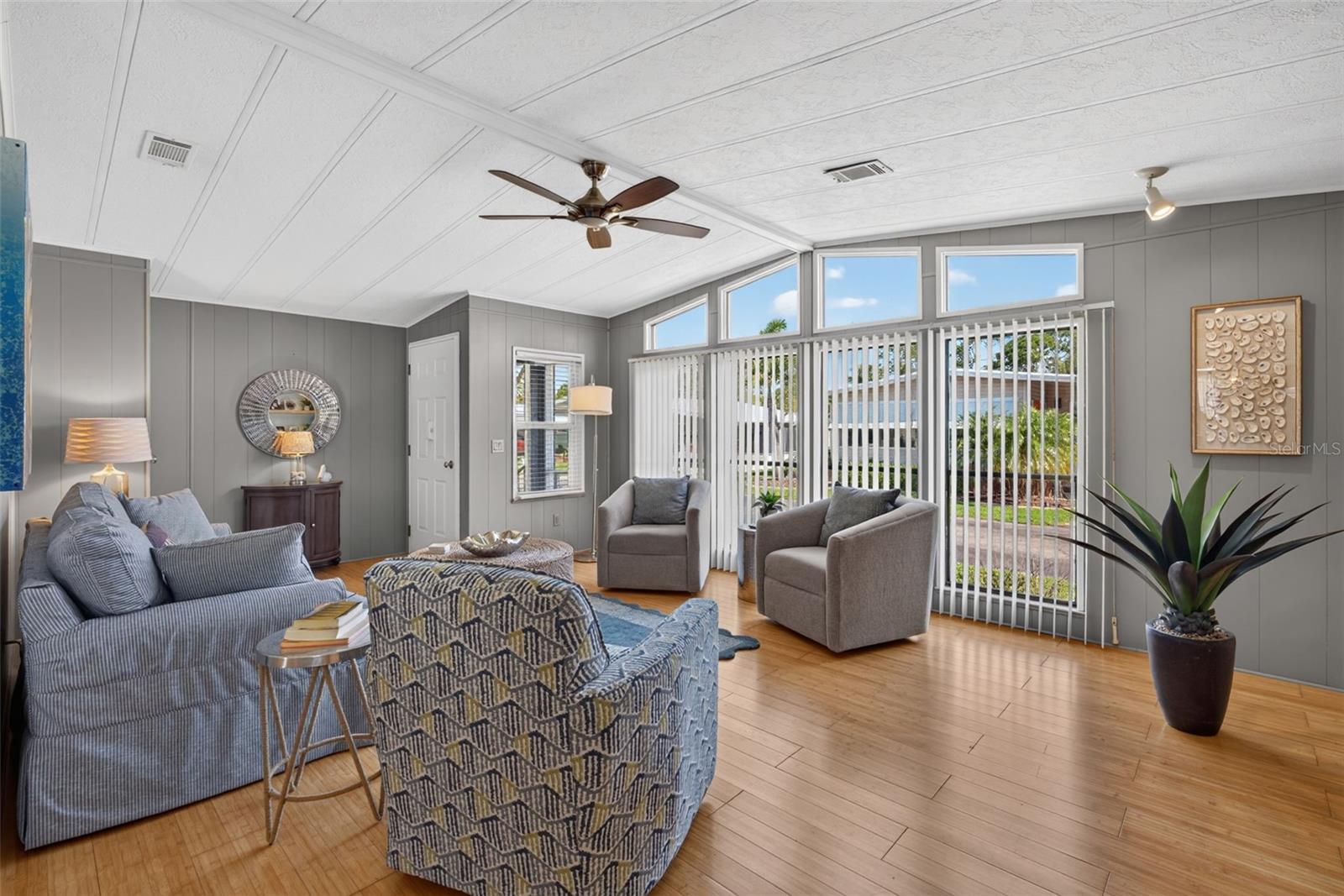 46 N EASTER ISLAND CIR — photo 9