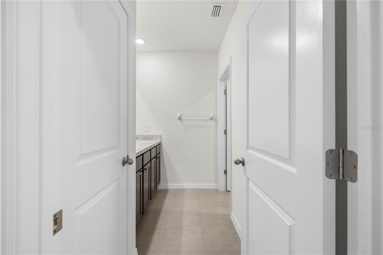 10212 GOLDEN LIGHT CT — photo 37