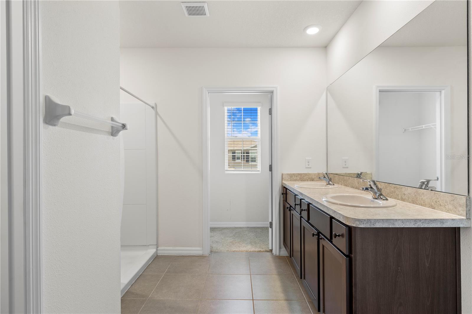 10212 GOLDEN LIGHT CT — photo 40