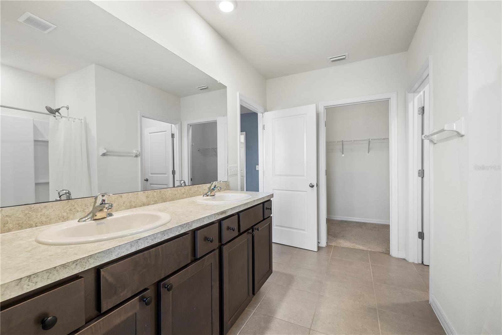 10212 GOLDEN LIGHT CT — photo 33
