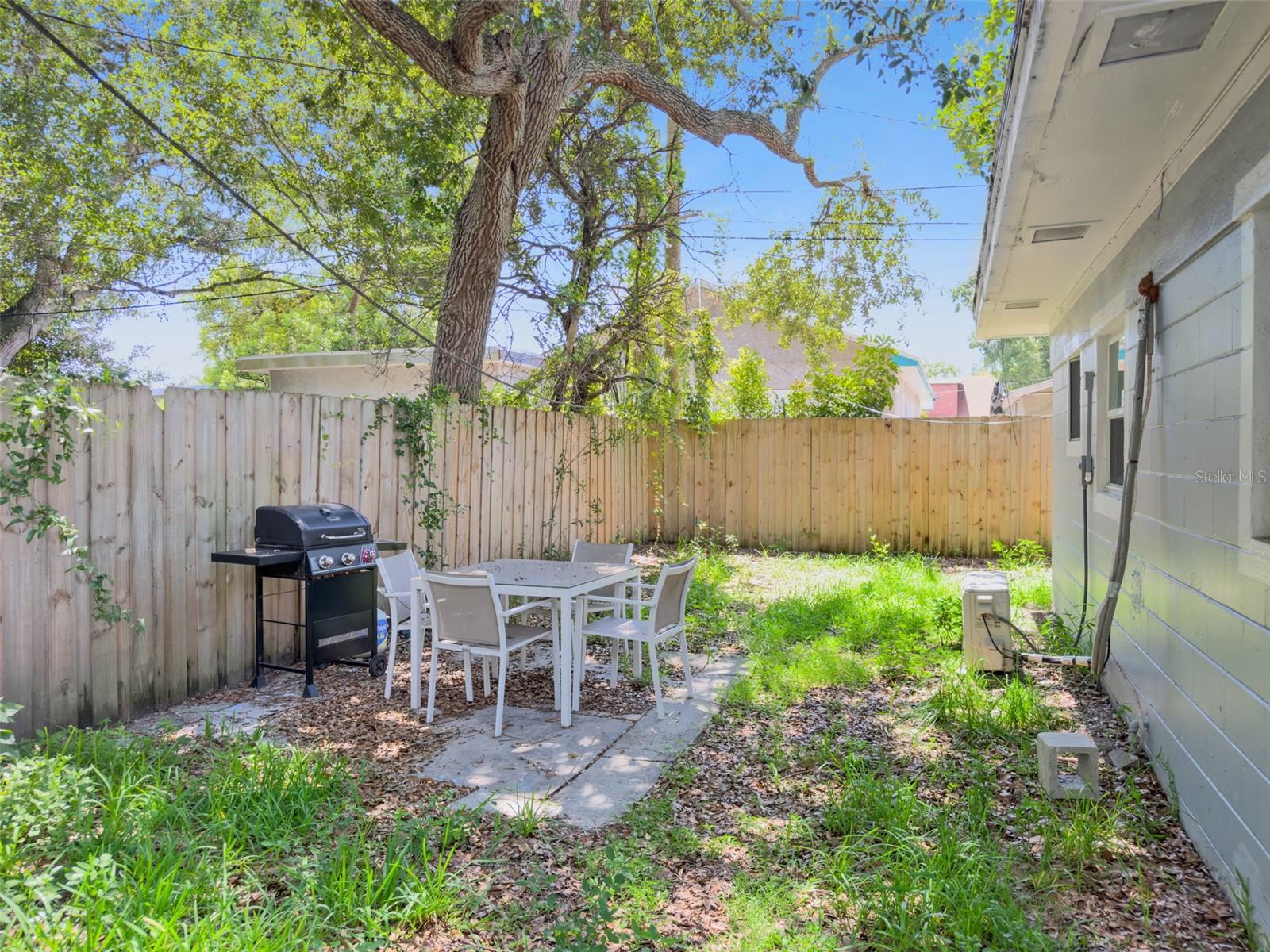 1743 YALE ST S — photo 32