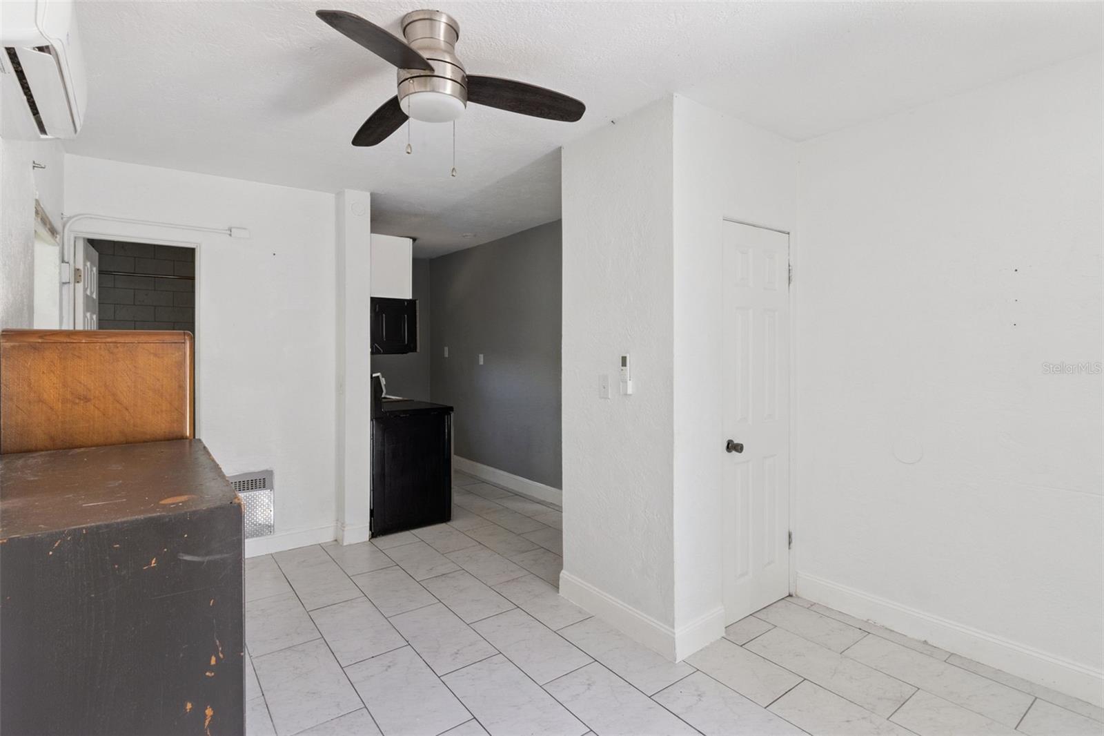 1743 YALE ST S — photo 21