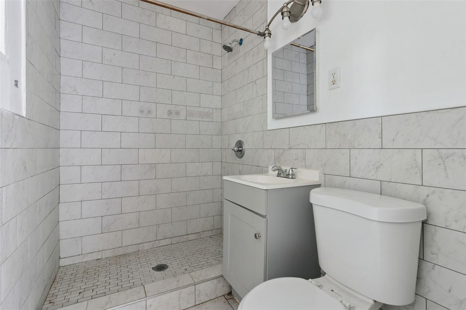 1743 YALE ST S — photo 23