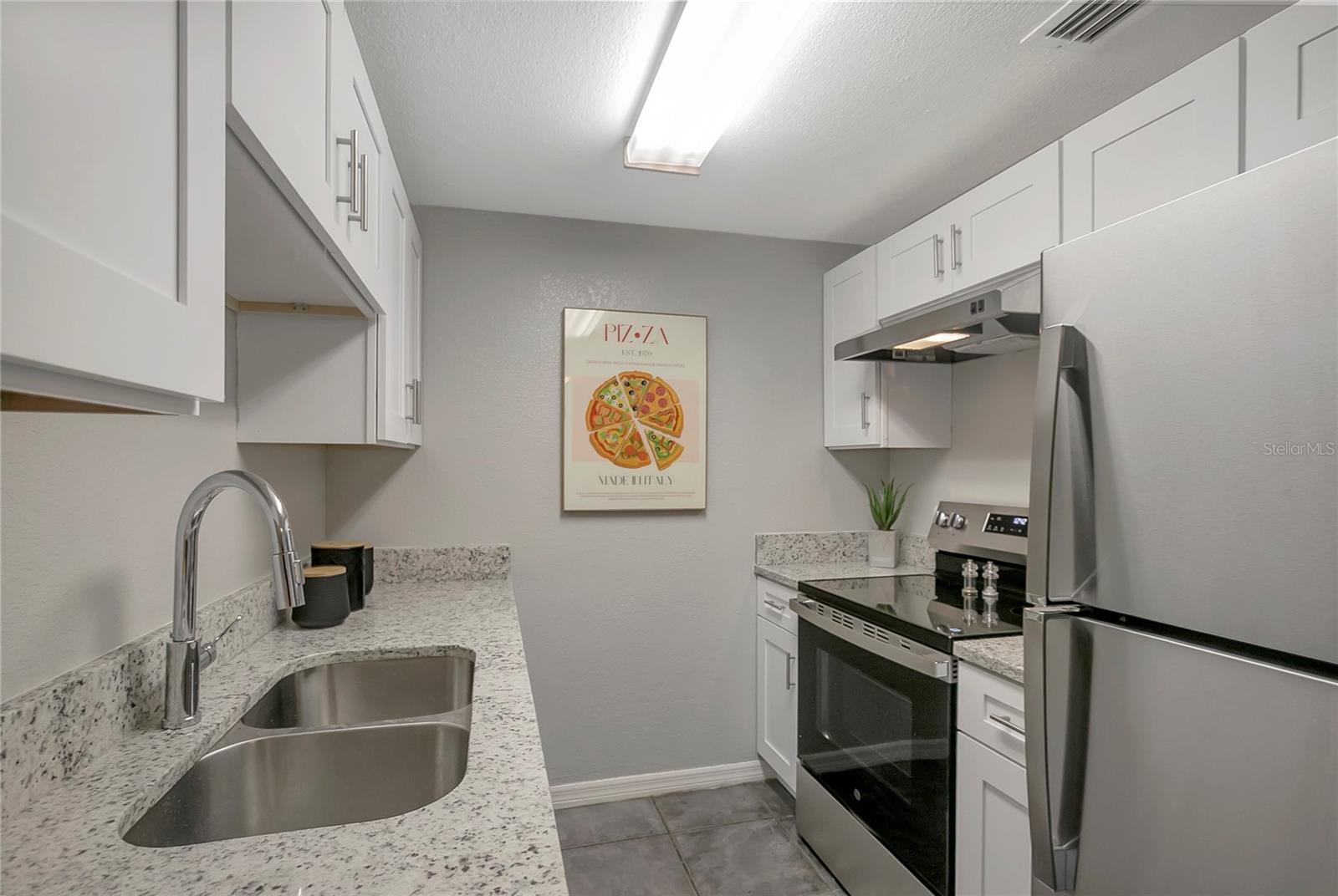 3908 E HANNA AVE — photo 11