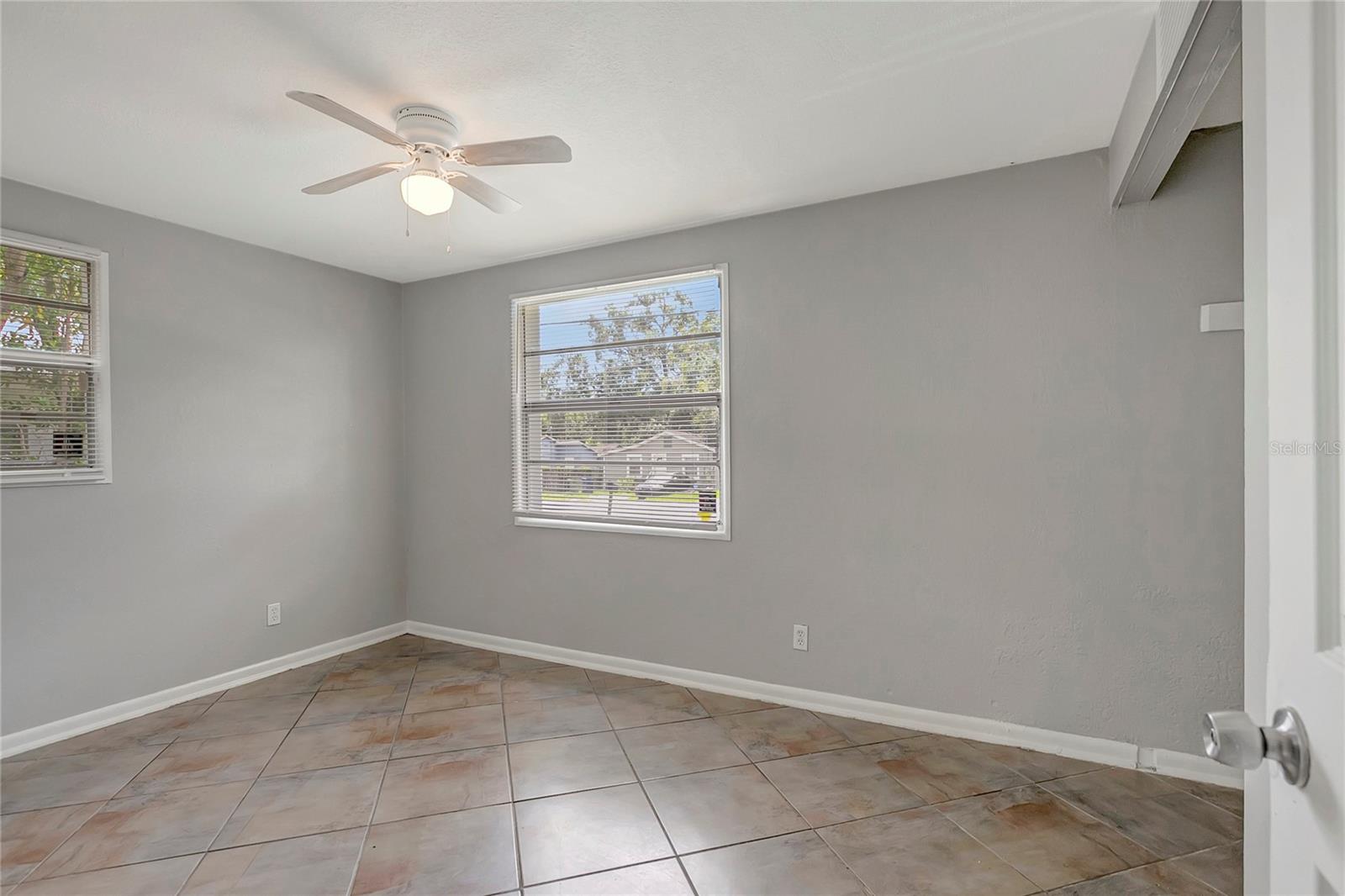 3908 E HANNA AVE — photo 30